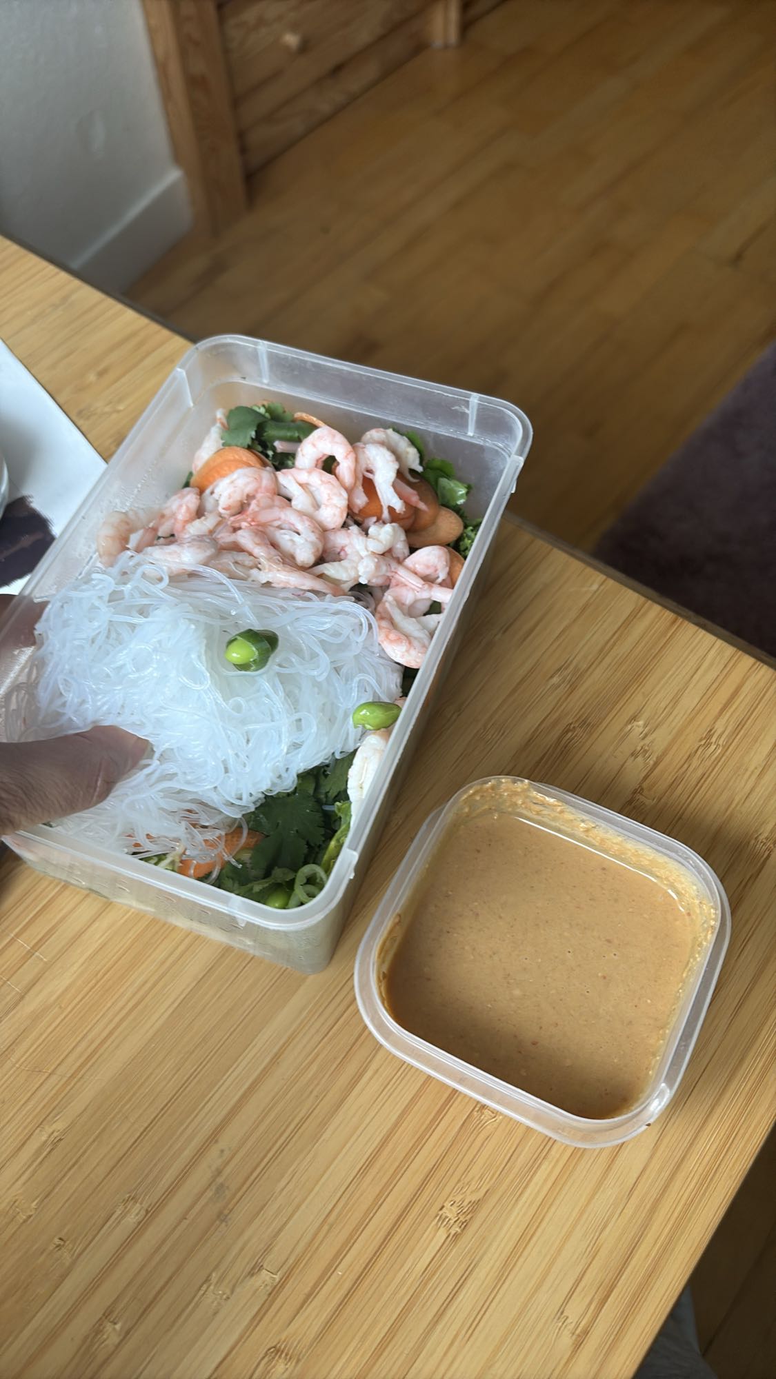 Räksallad med nudlar