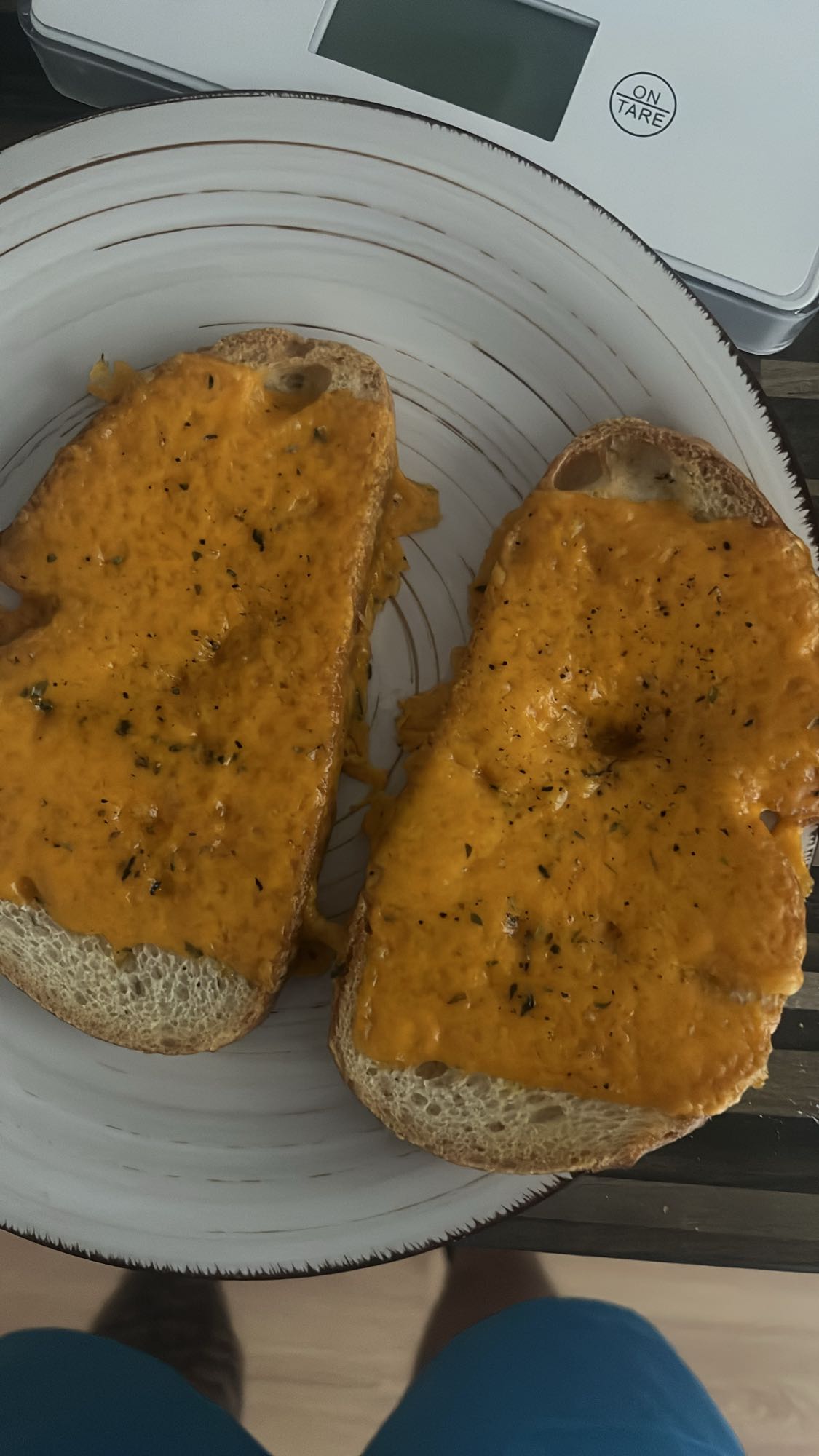 Pan con queso cheddar