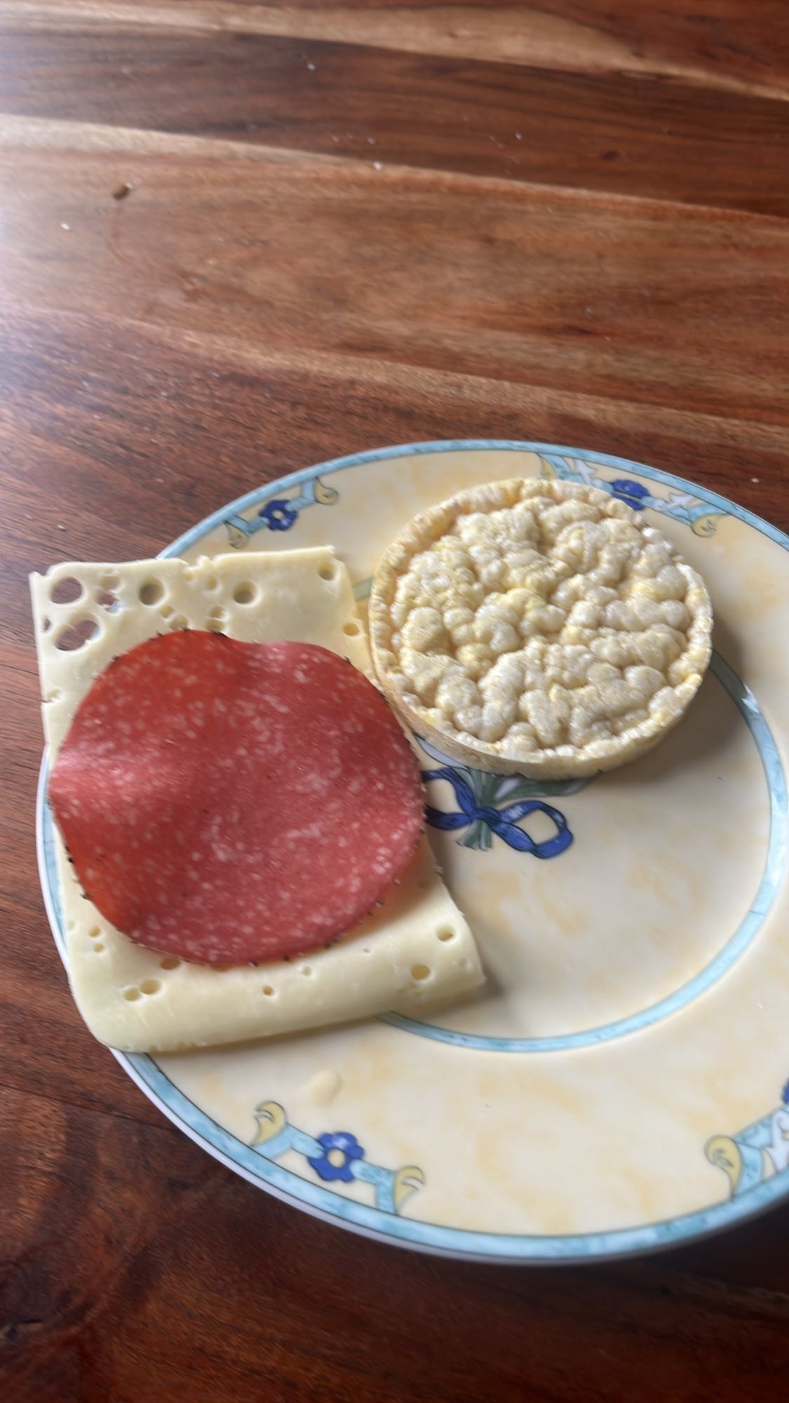 Kaas, salami & rijstwafel