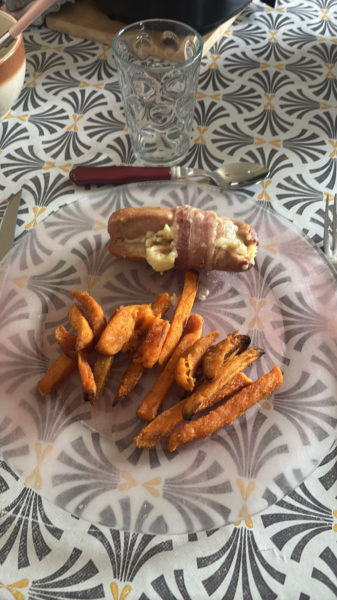 Saucisse et frites patate