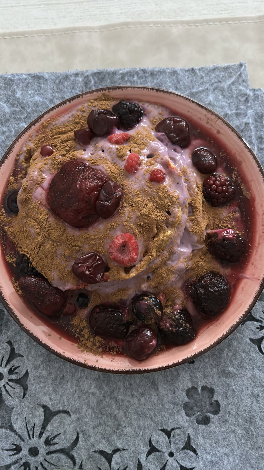 yogur con frutos rojos