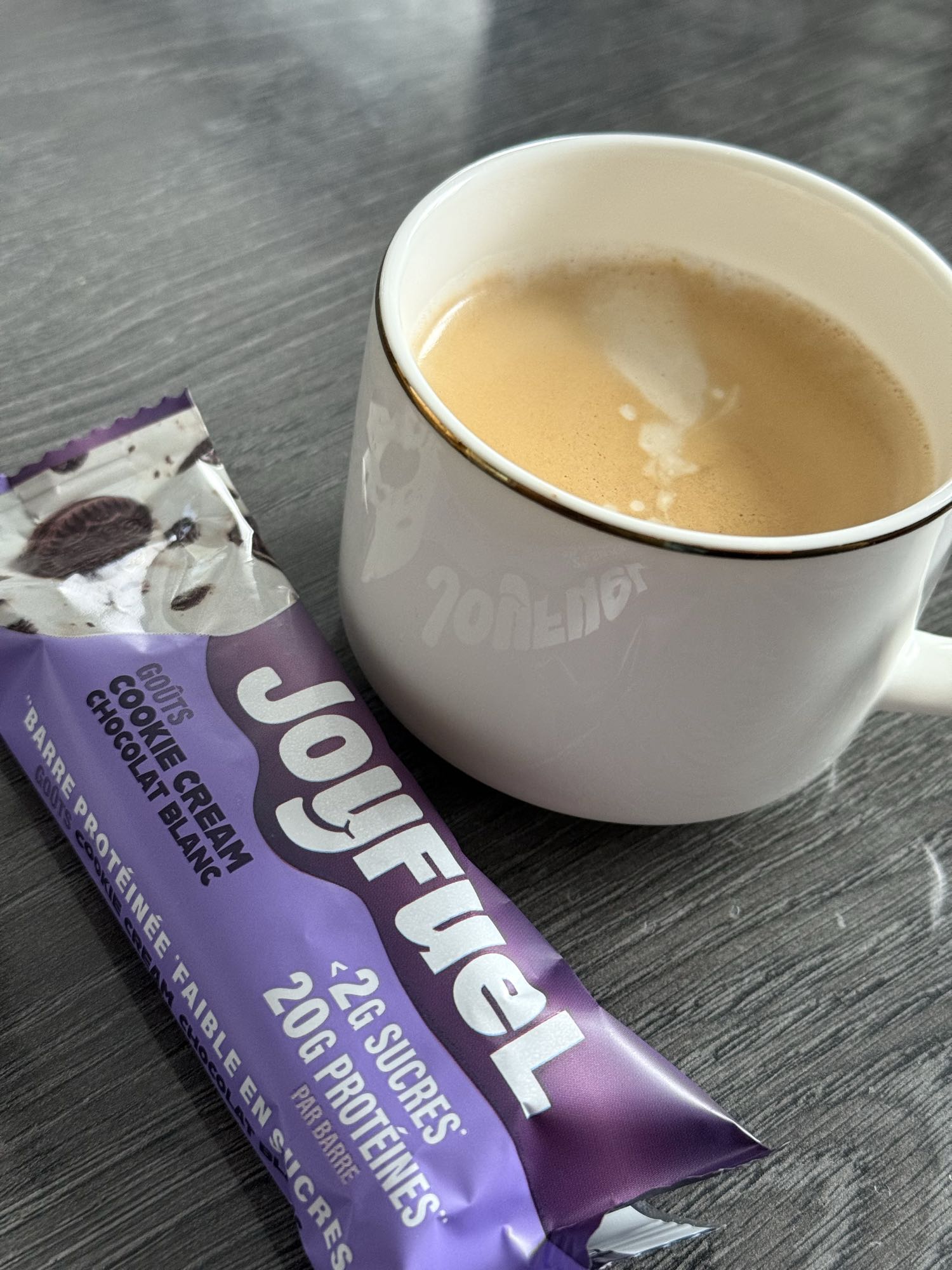 Barre protéinée et café