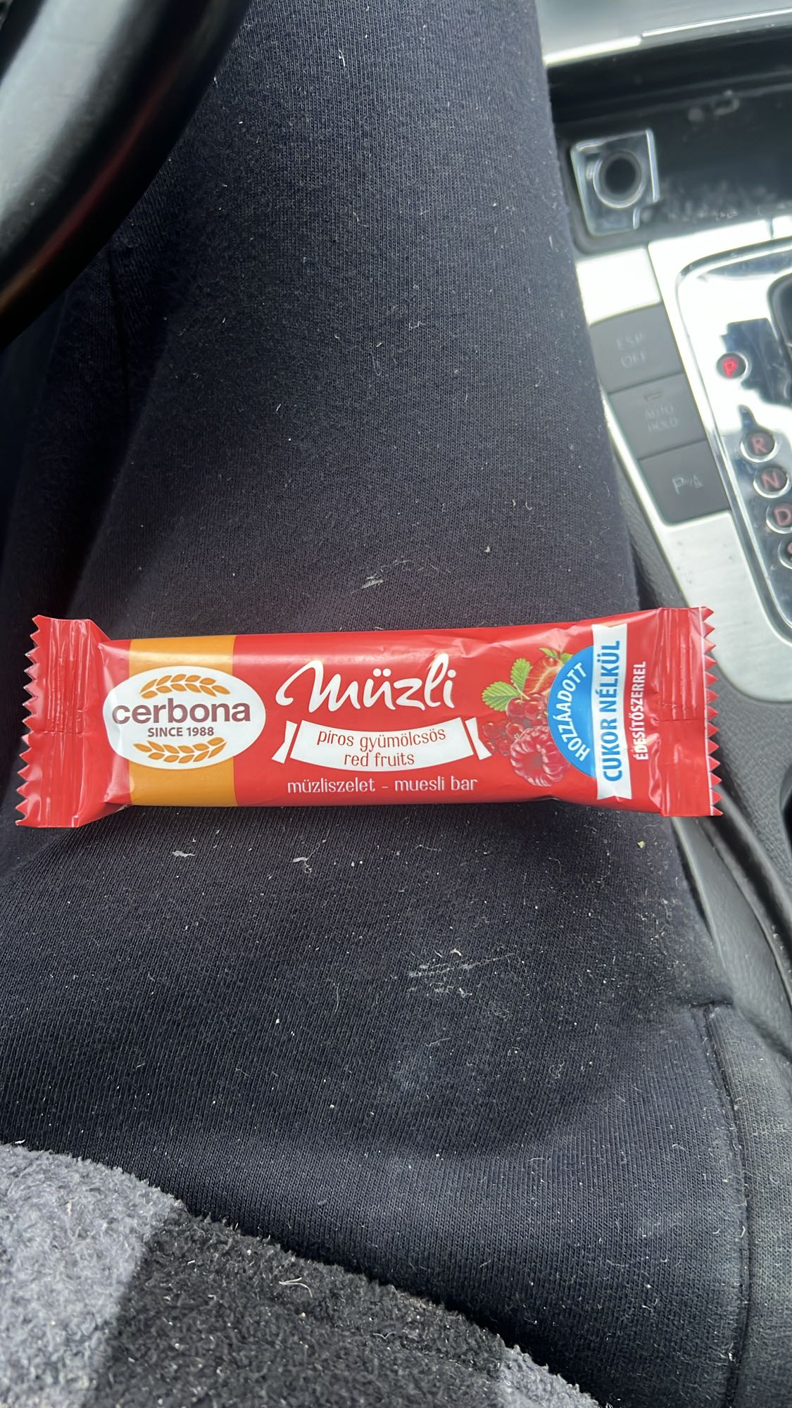 Baton muesli fructe roșii