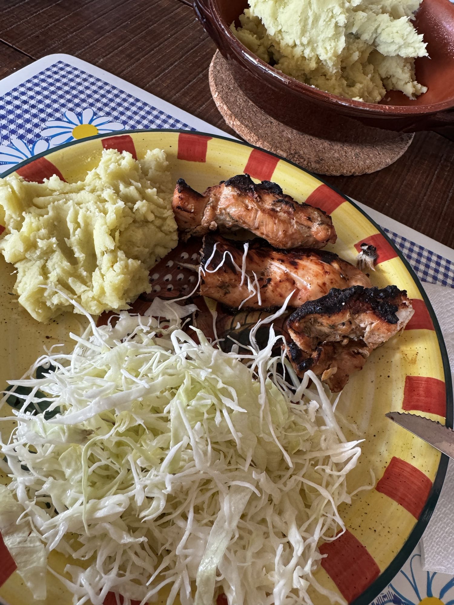 Pollo, puré y repollo