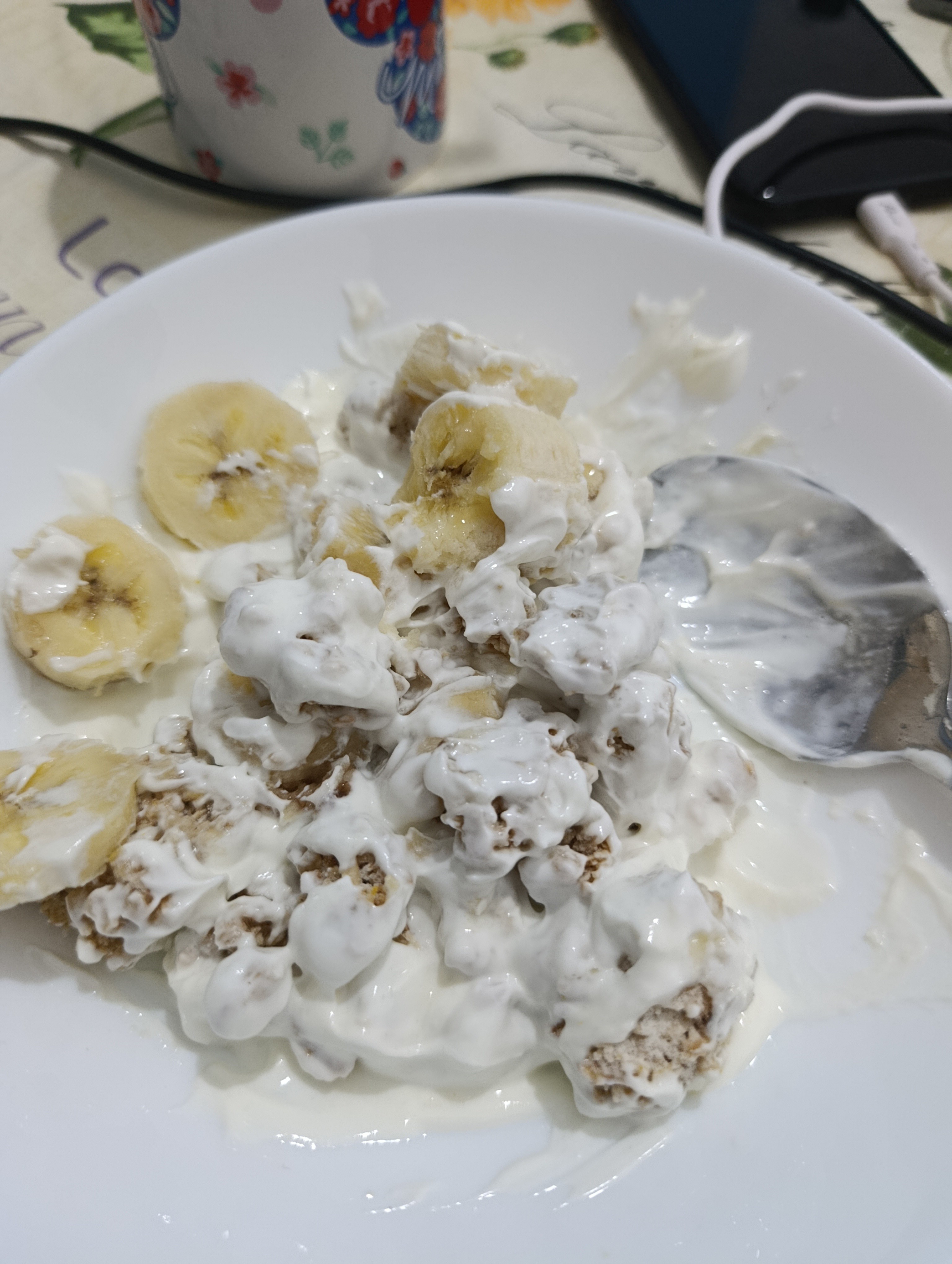 Yogur con plátano y cereal
