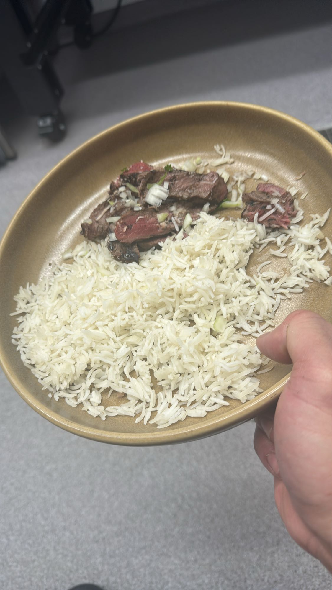 Ris med biff och lök