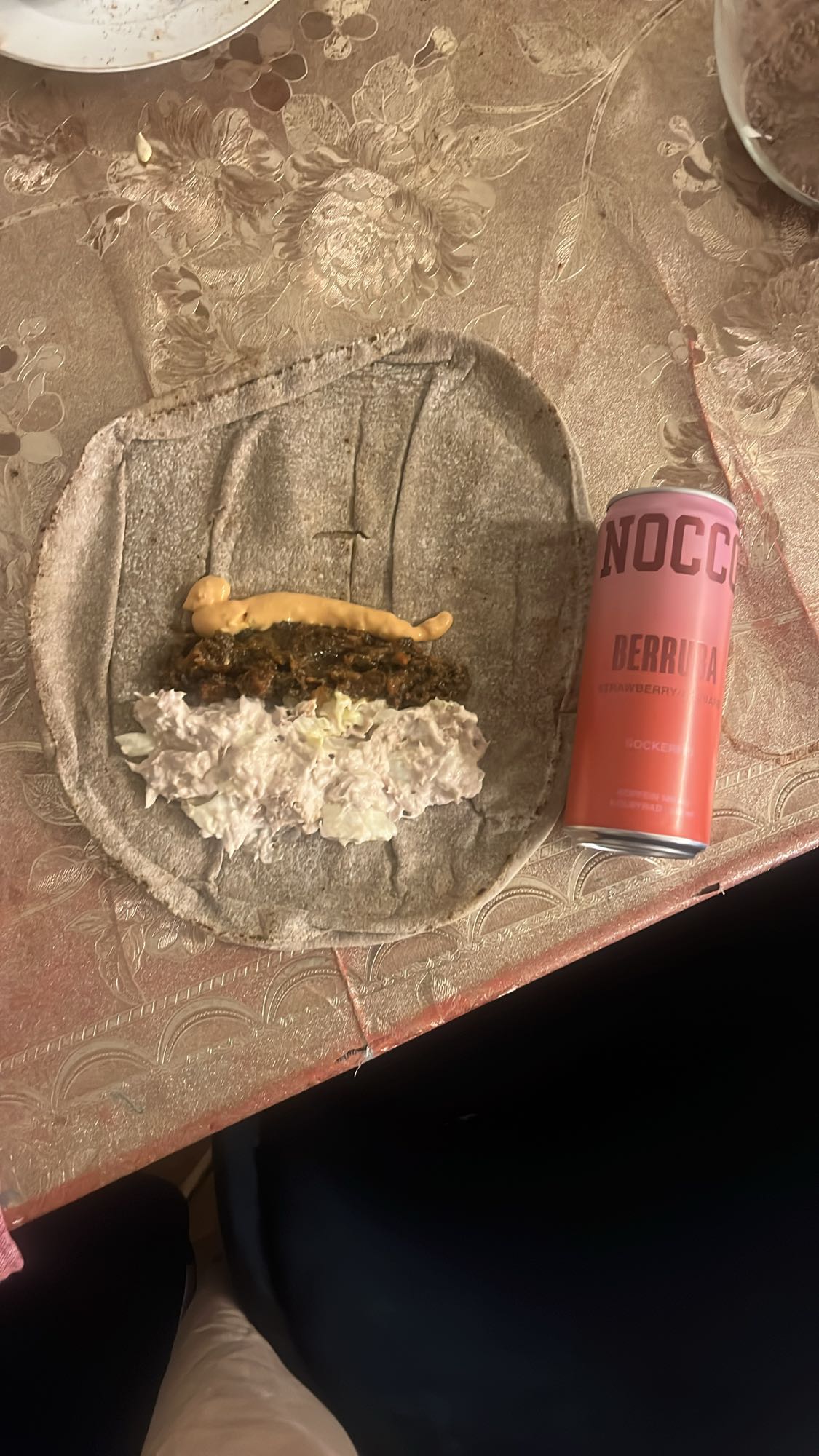 Flatbread wrap & NOCCO drink