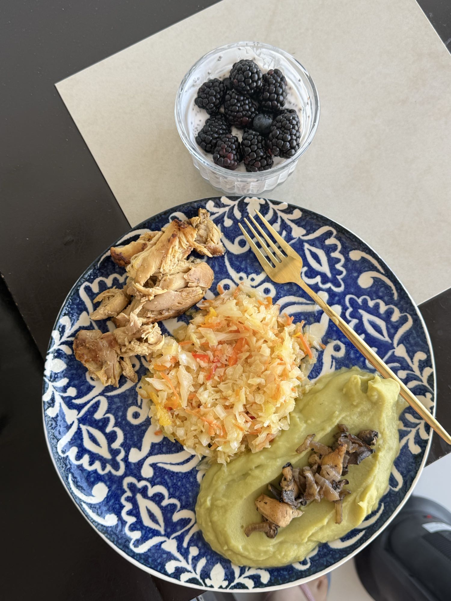 Курка з овочами та йогуртом