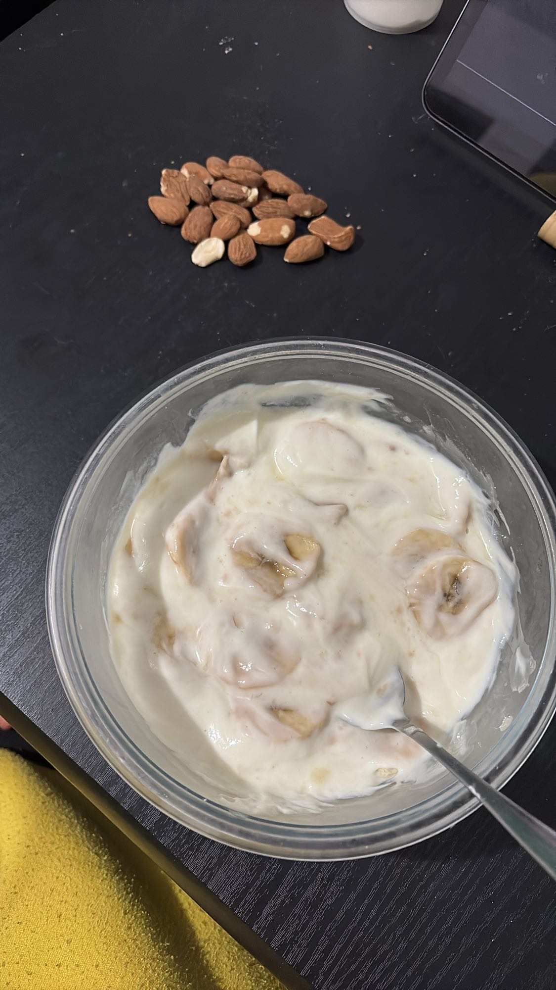 Yaourt banane amandes