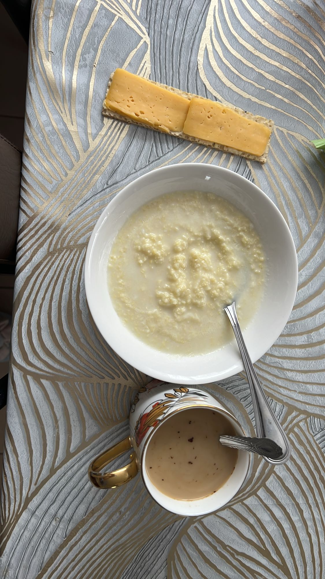 Каша с хлебцем и сыром