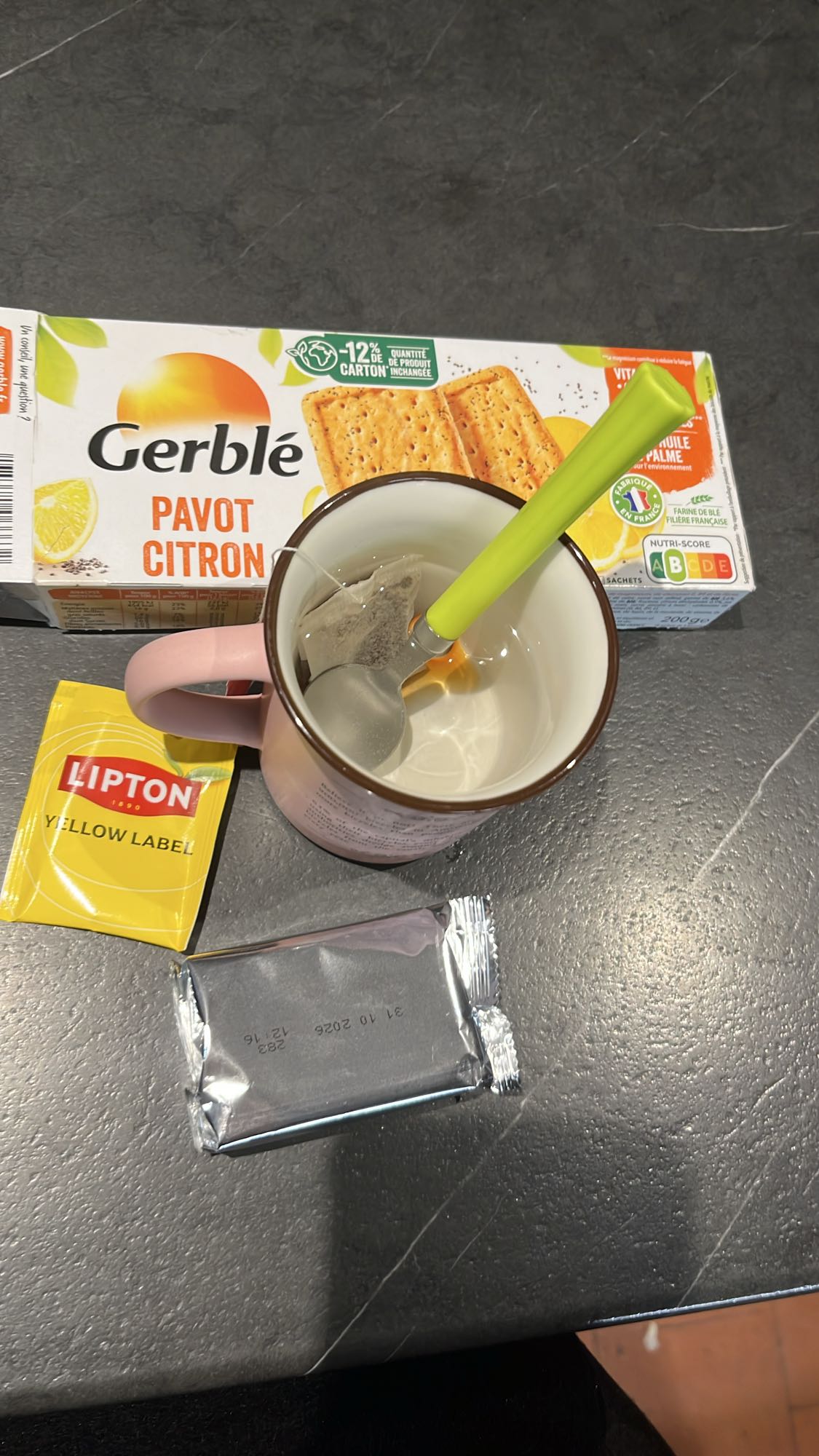 Thé et biscuits citron