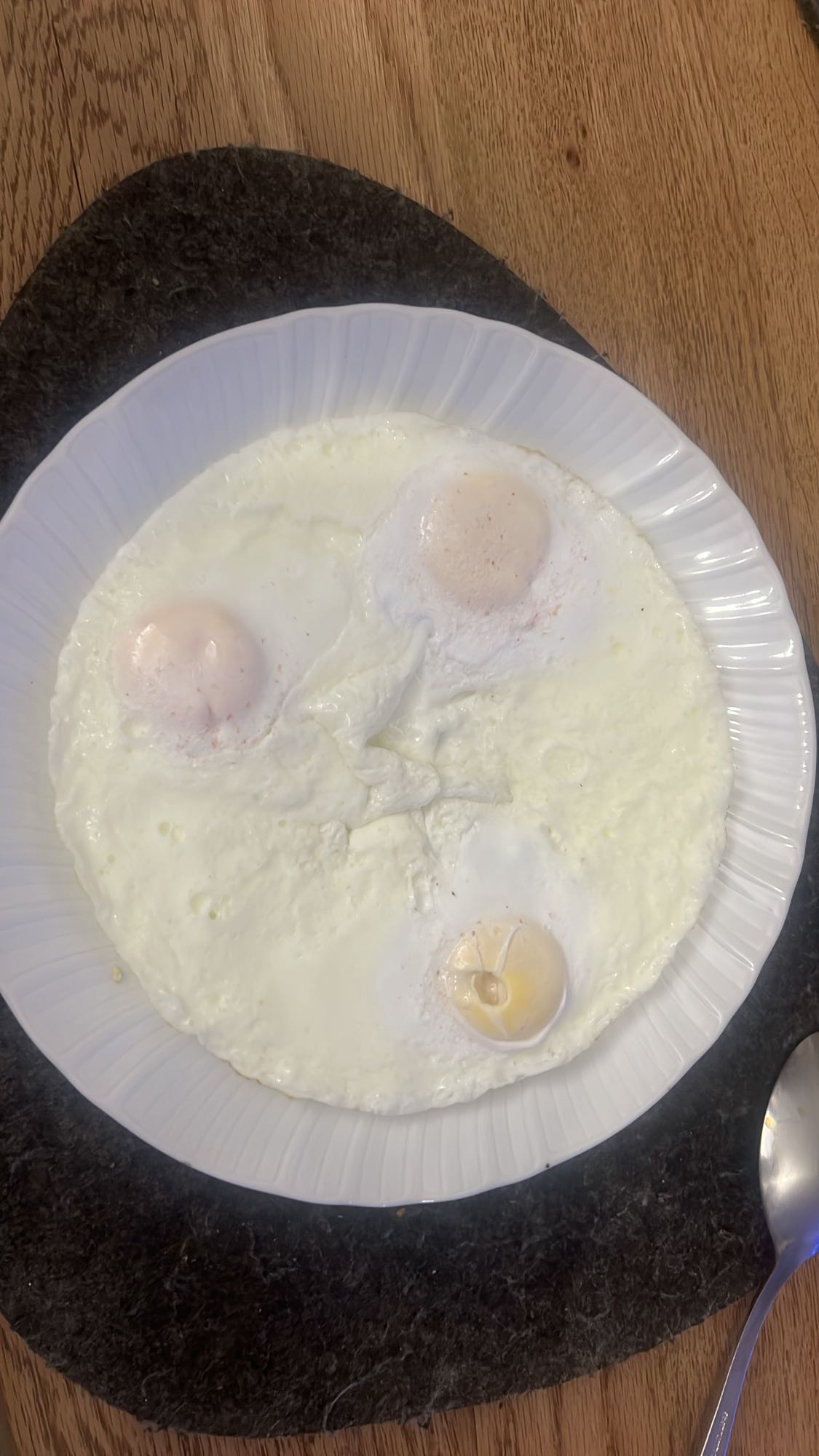 Kızarmış yumurta tabağı