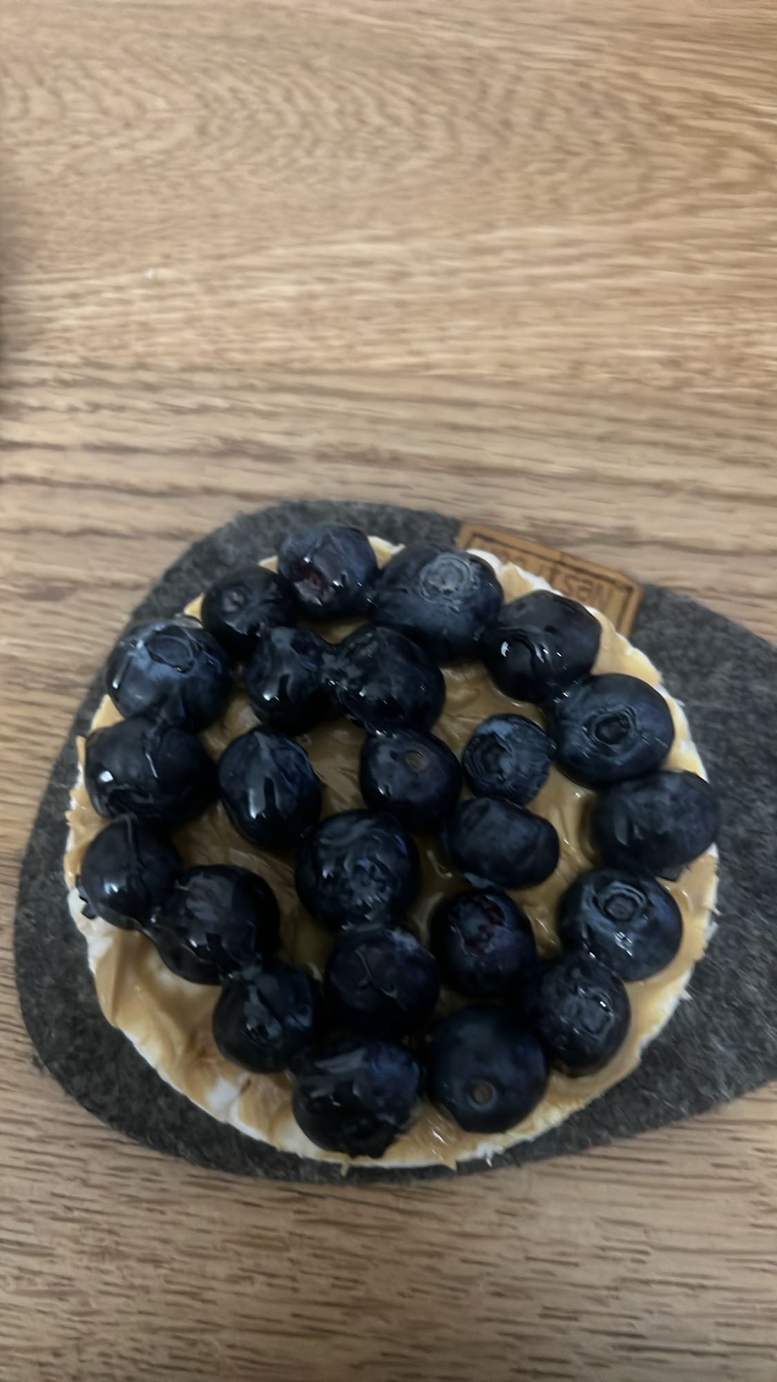 Pirinç patlağı fıstık ezmeli yaban mersinli