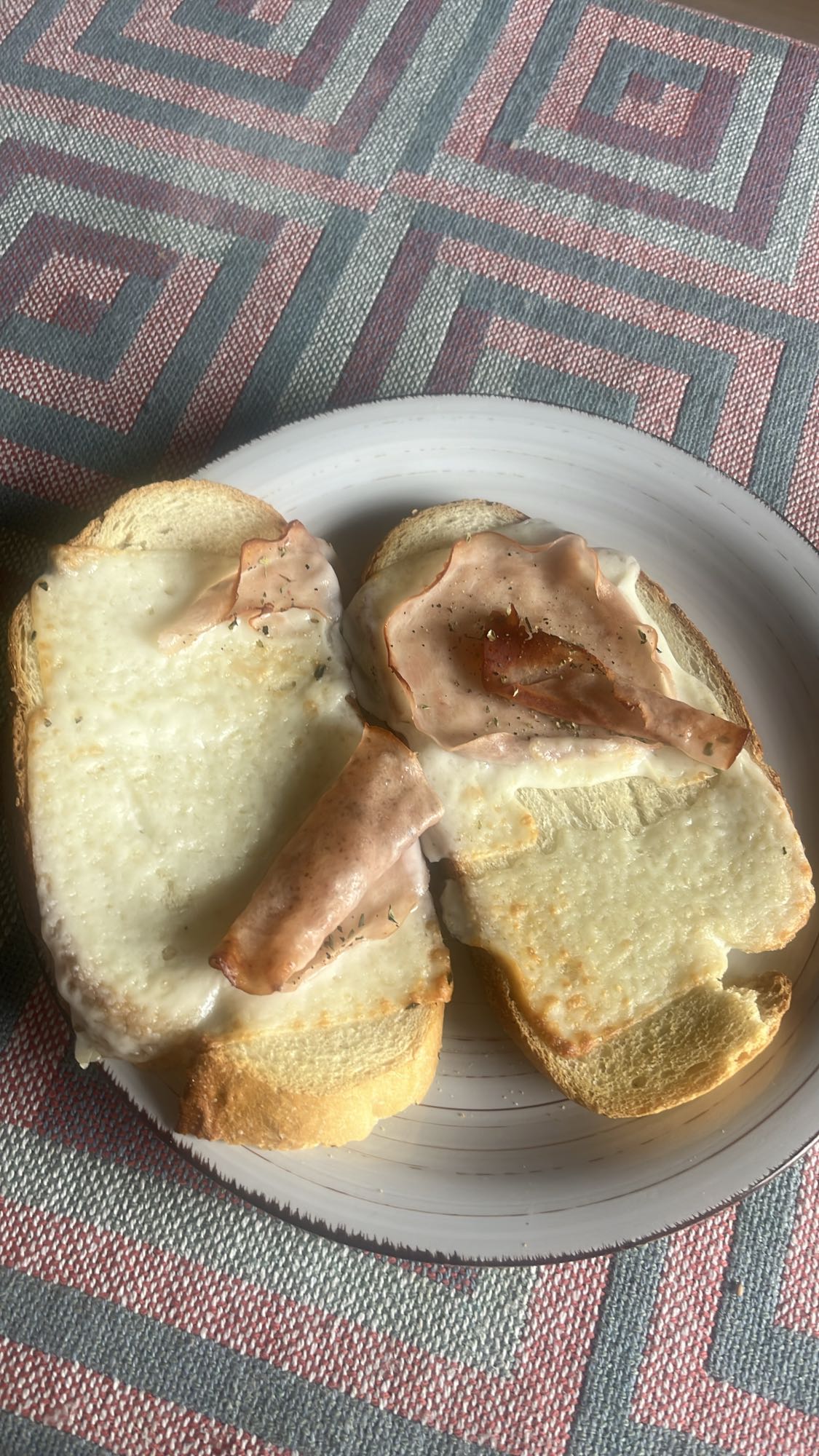 Tostadas de jamón y queso