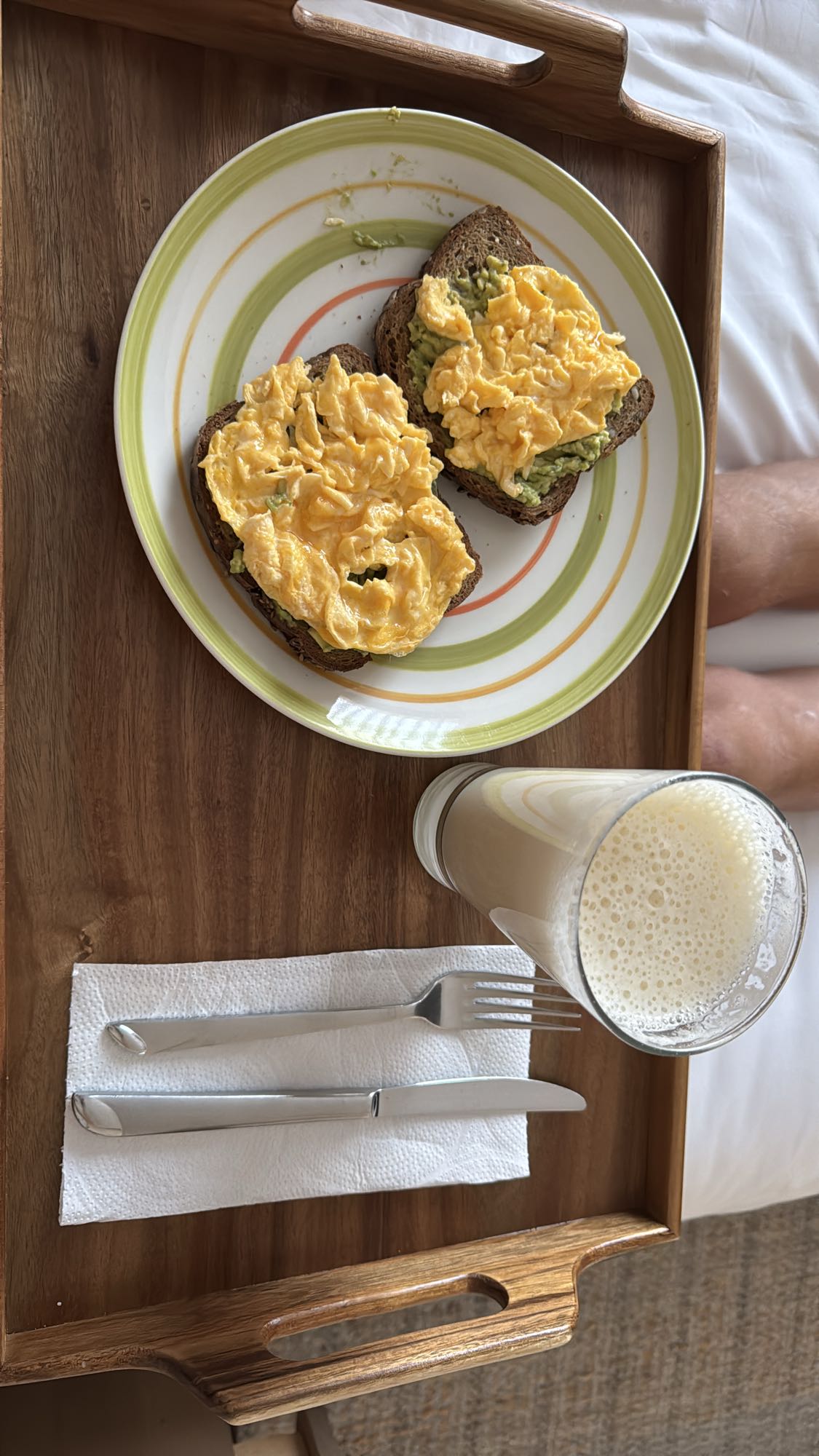 Tostadas con huevo y batido