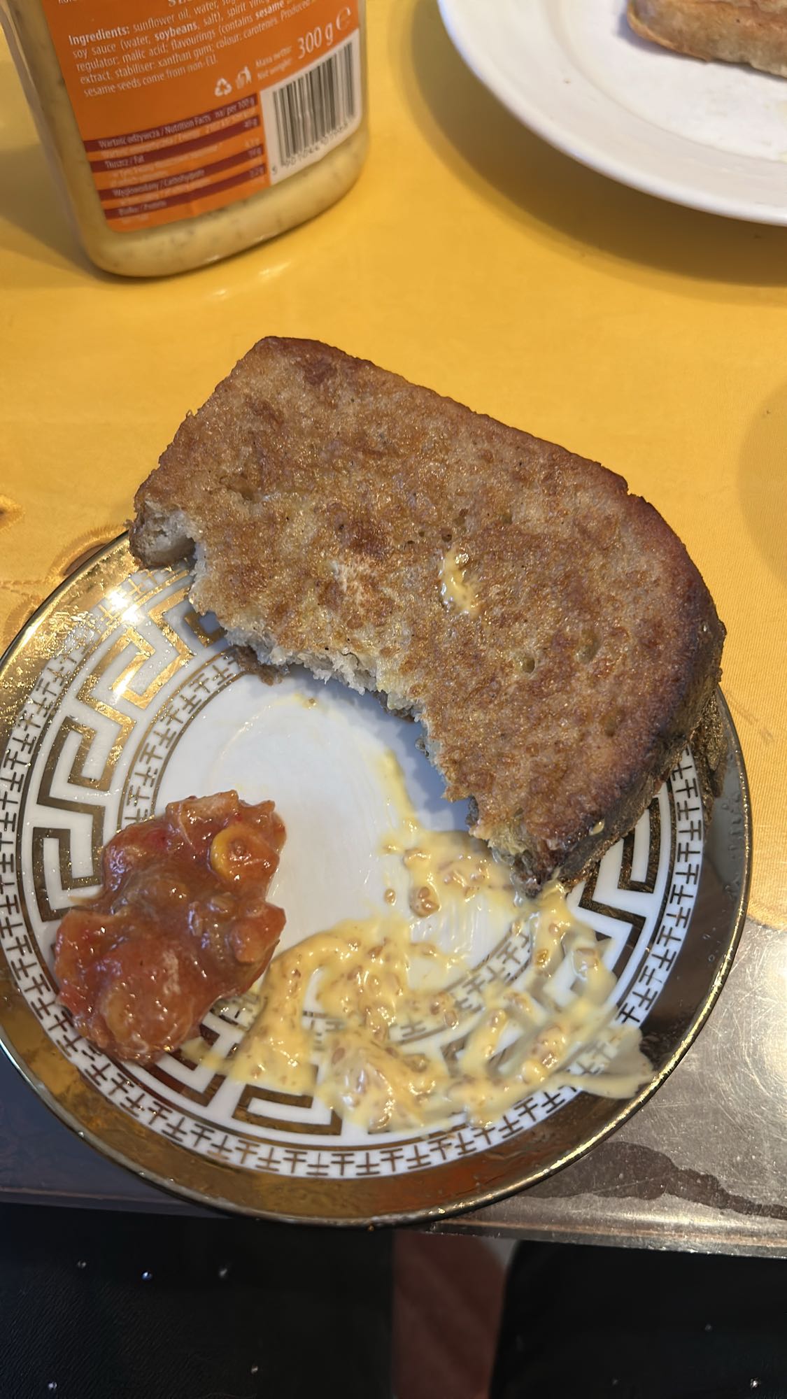Tost z sosem i majonezem