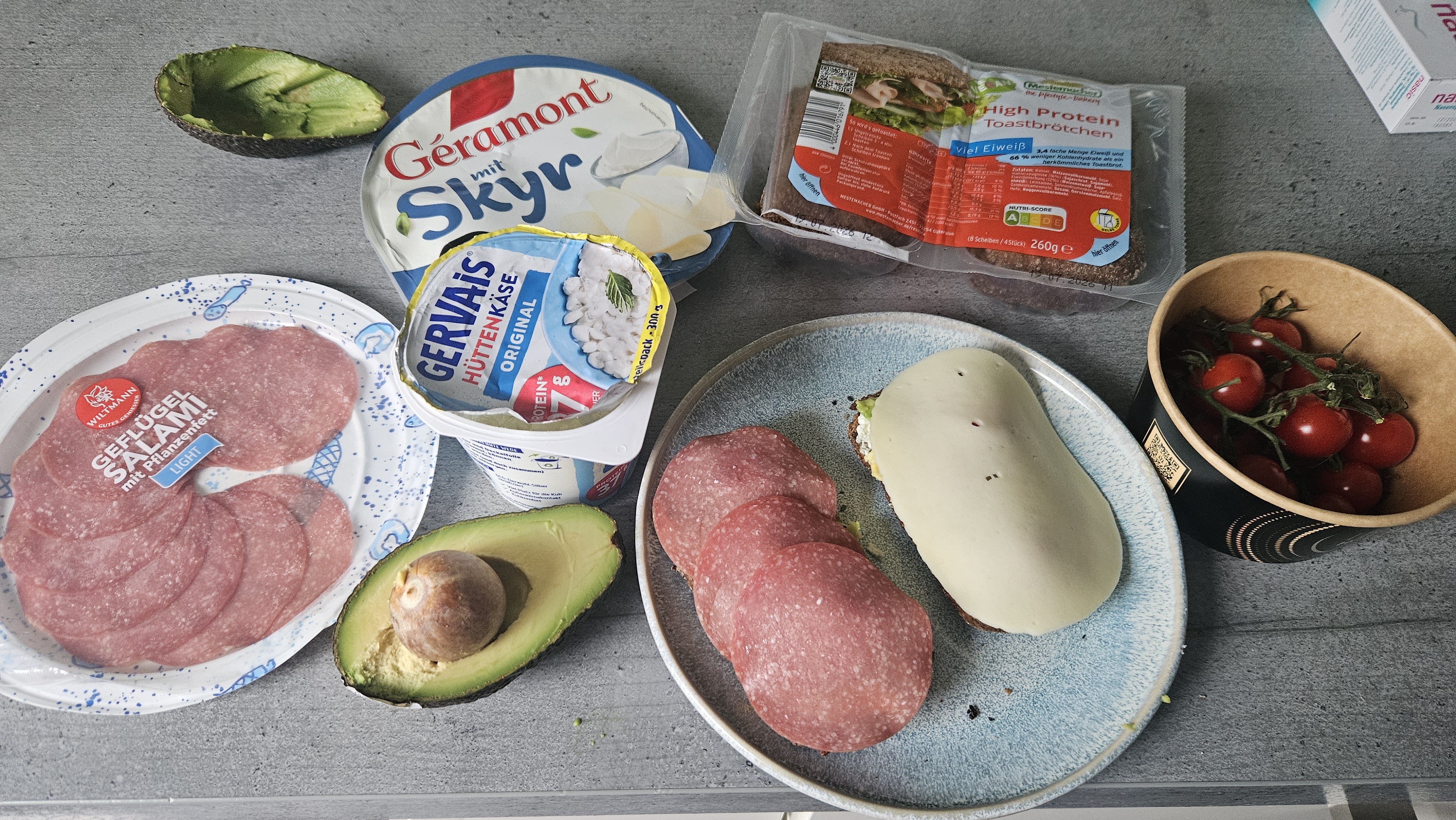 Eiweißbrot mit Belag