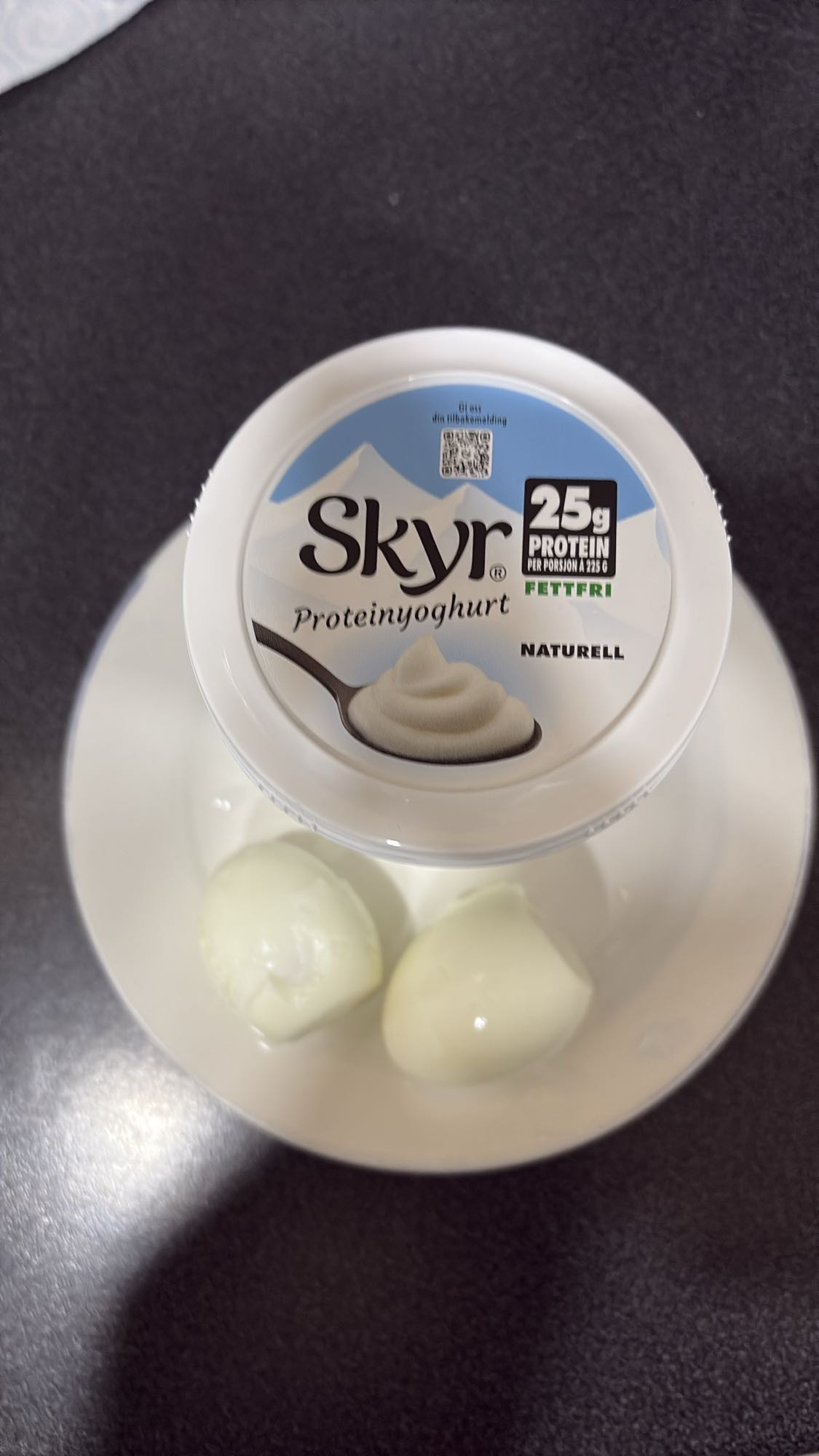 Skyr og kokte egg
