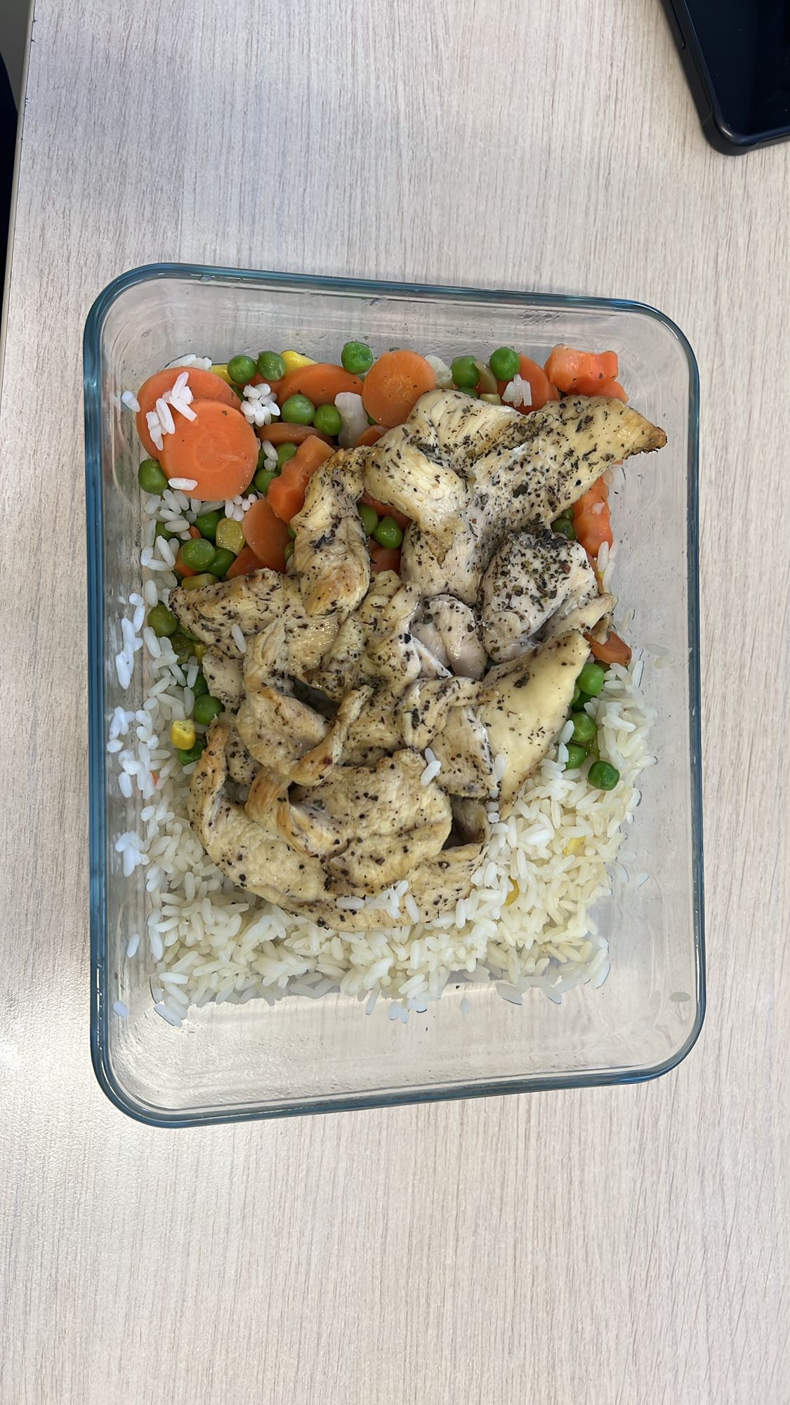 Kurczak z ryżem i warzywami