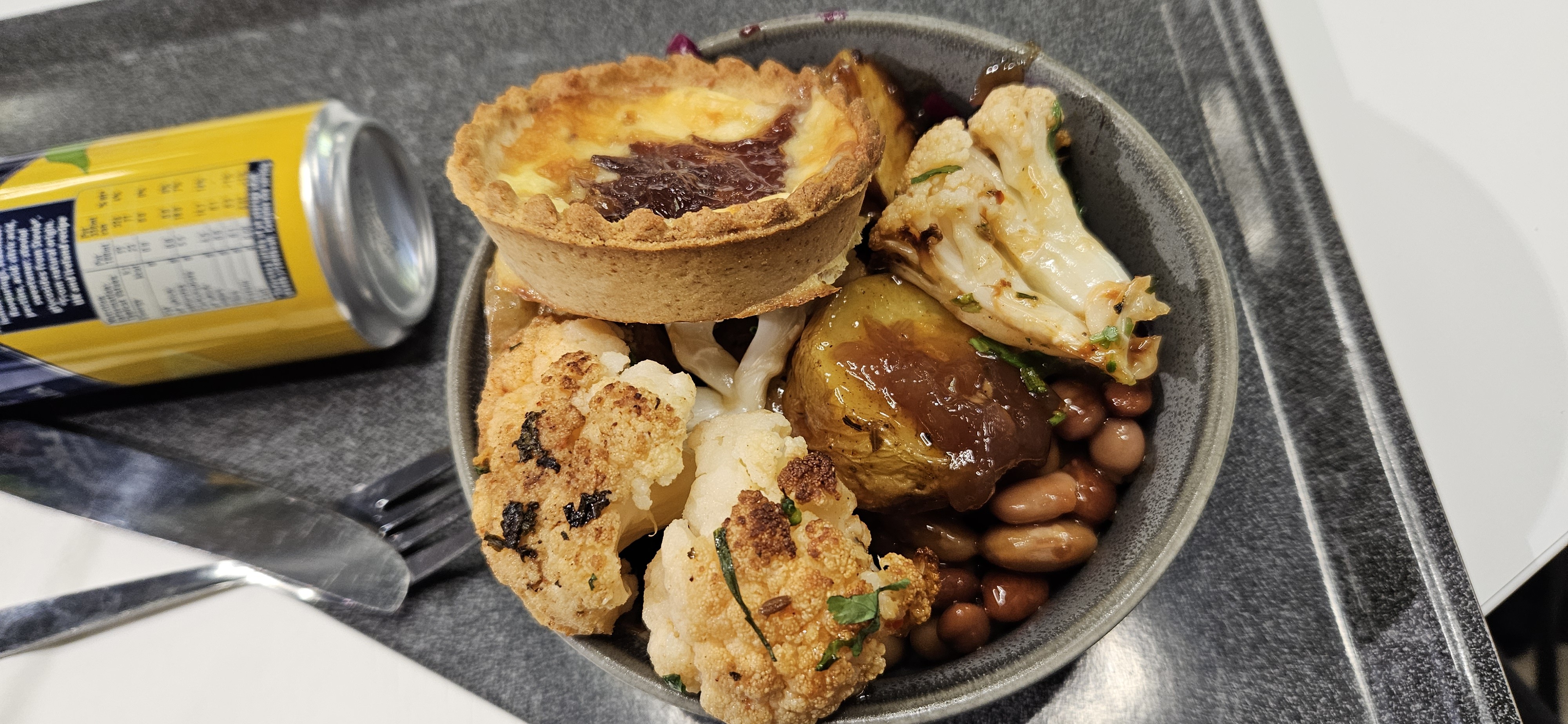 Quiche & Veggie Bowl