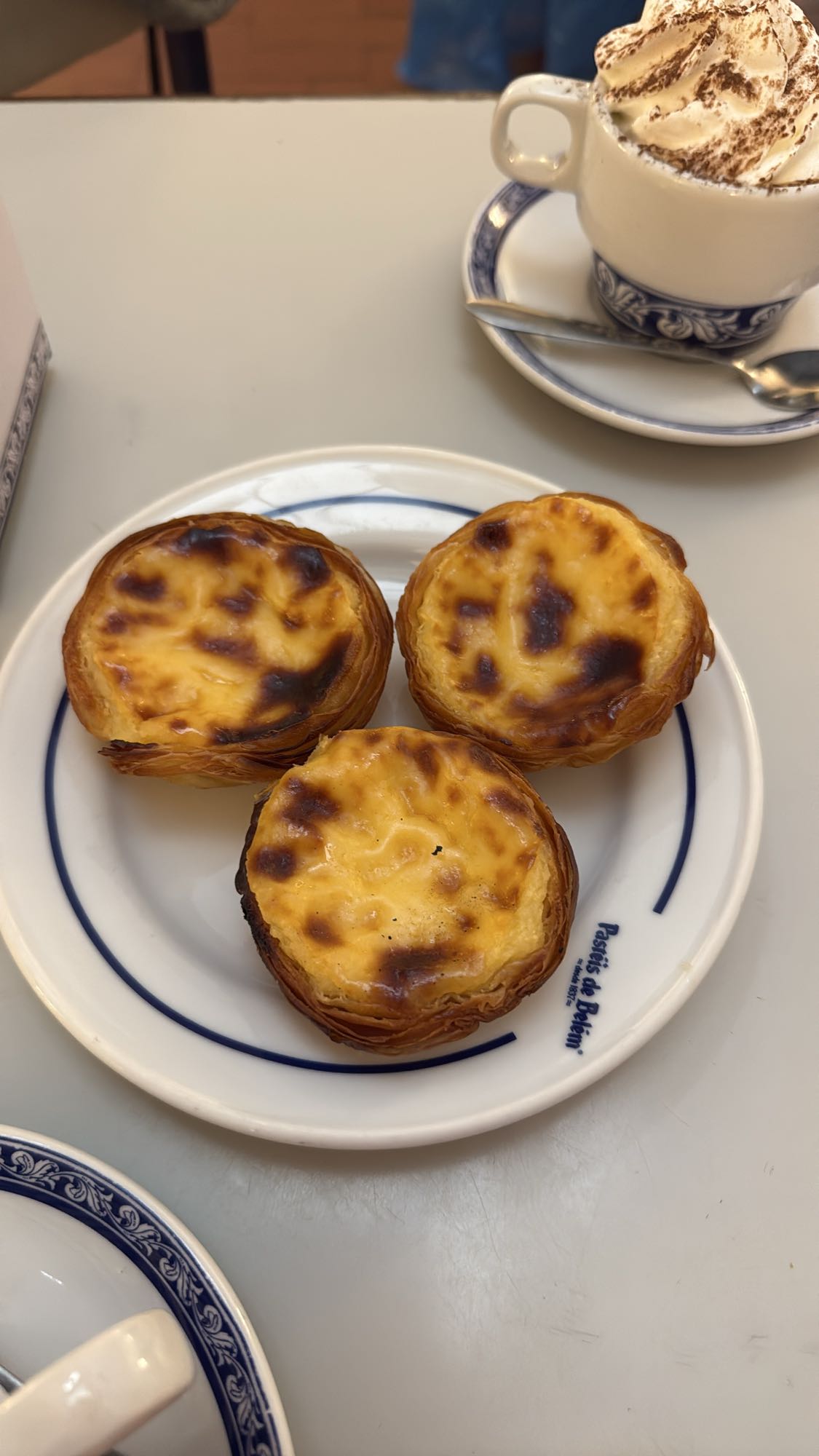 Pastéis de nata i kawa