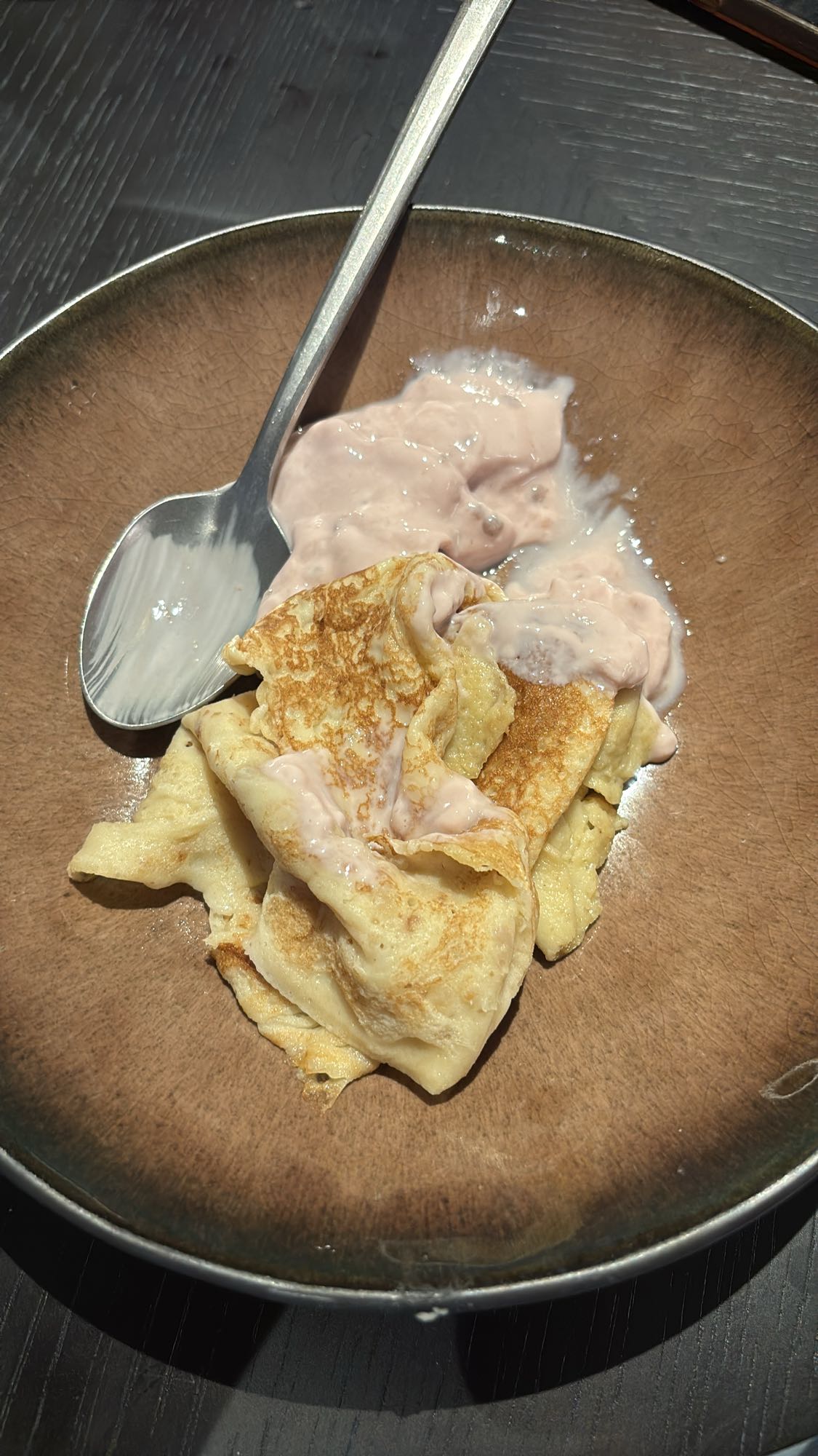 Crêpe et yaourt aux fruits