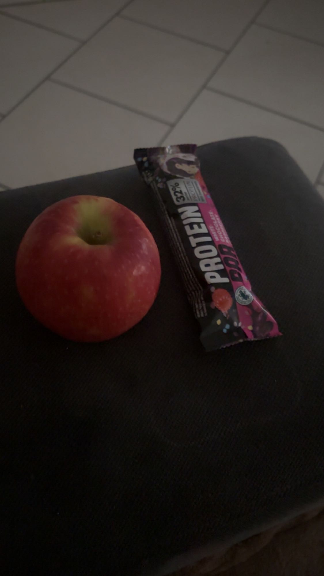 Barre protéinée et pomme