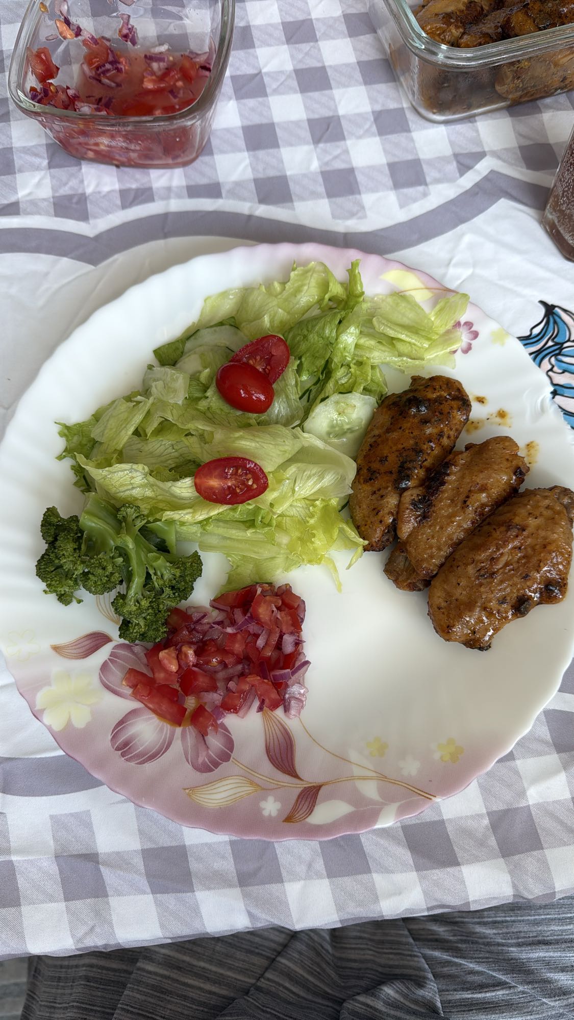 Frango com salada