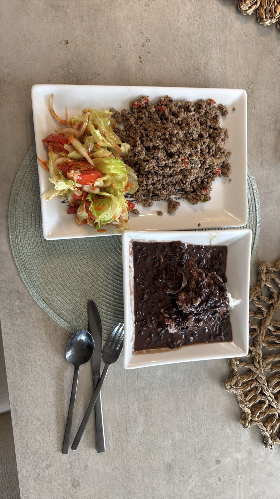 carne molida con ensalada