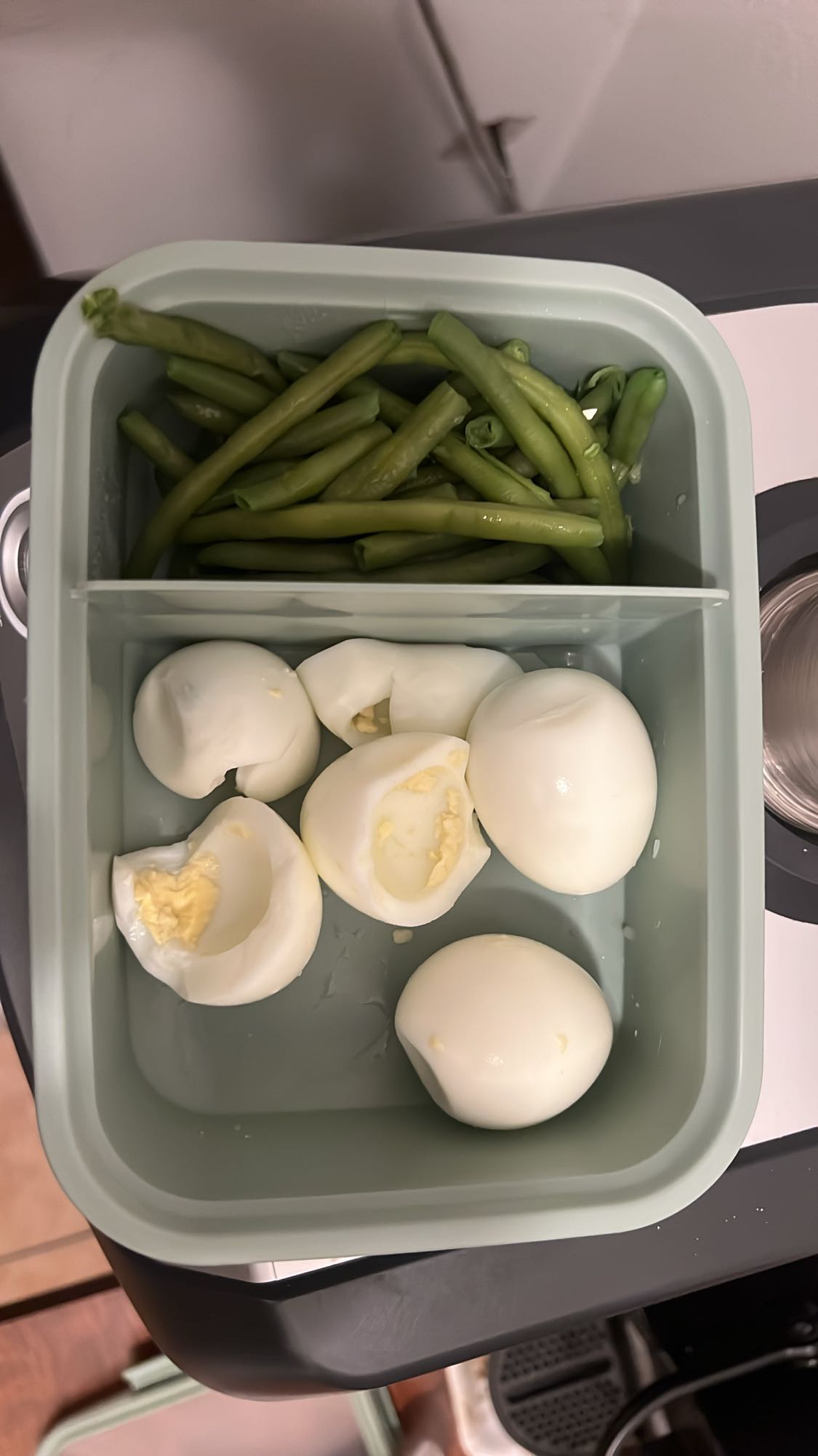 Yumurta ve Fasulye Kutusu