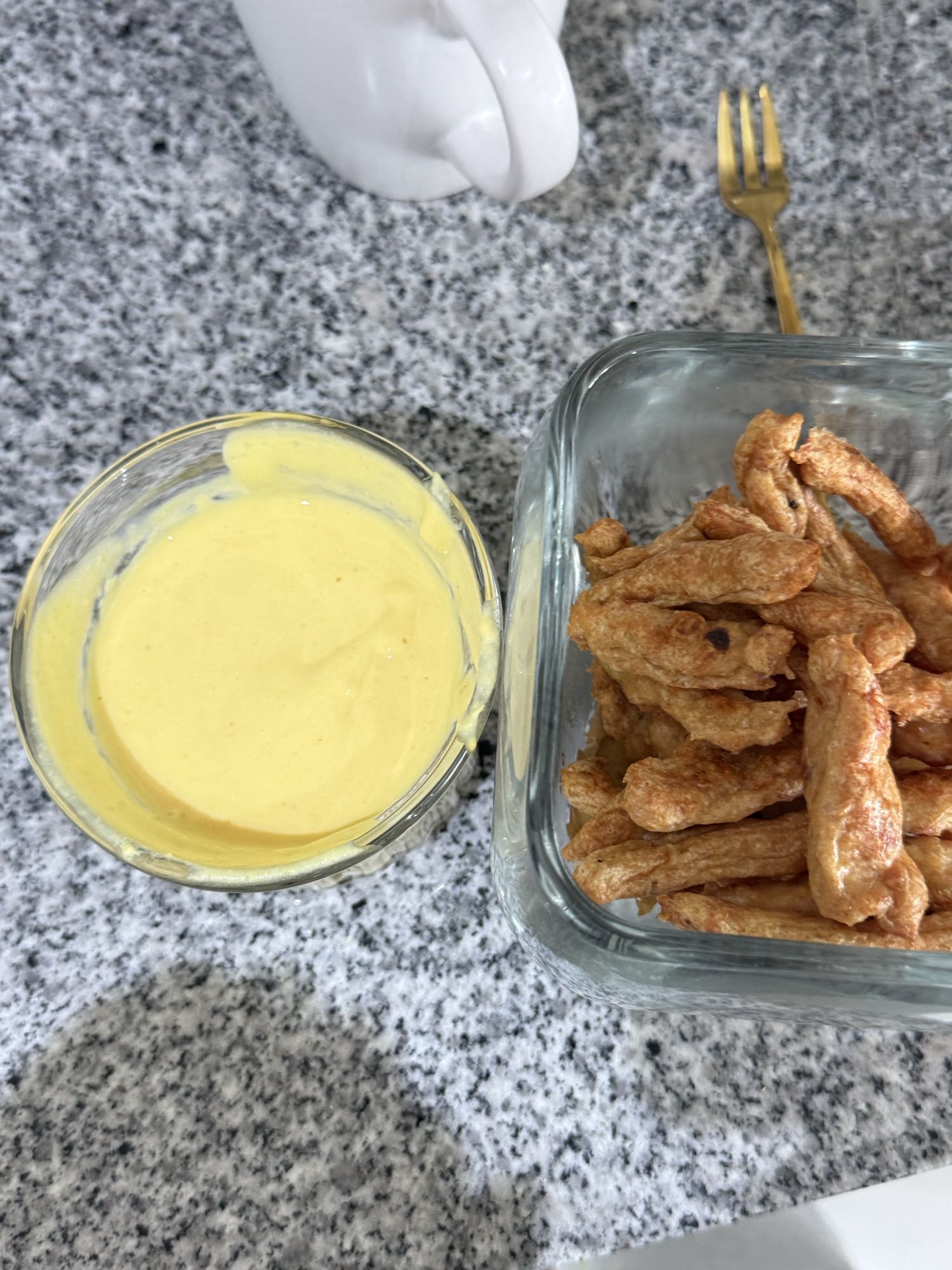 соєві смужки з соусом