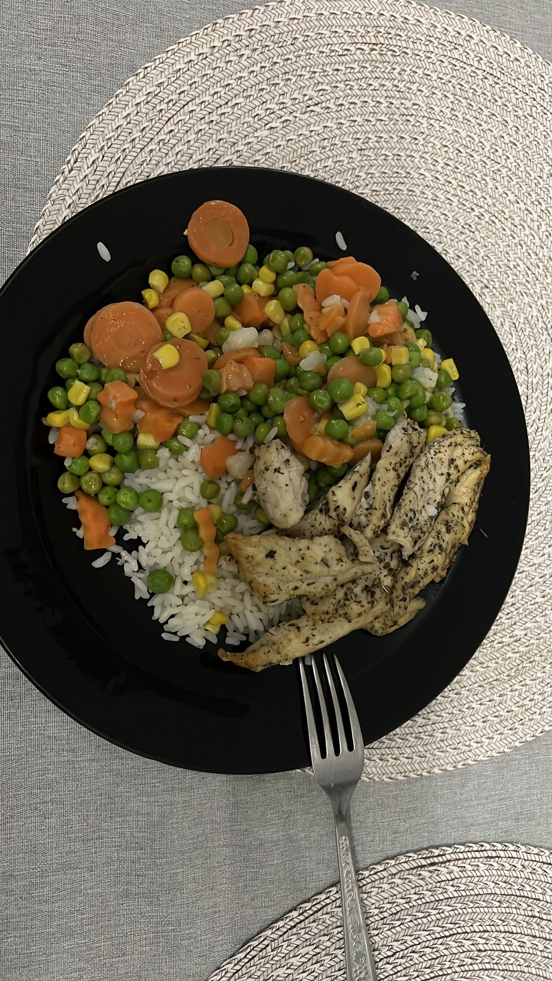 Kurczak z ryżem i warzywami