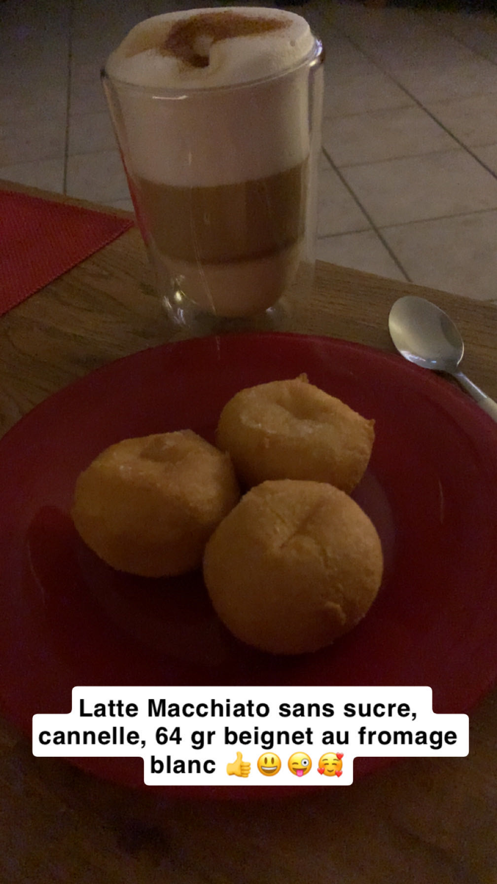 Latte et beignets