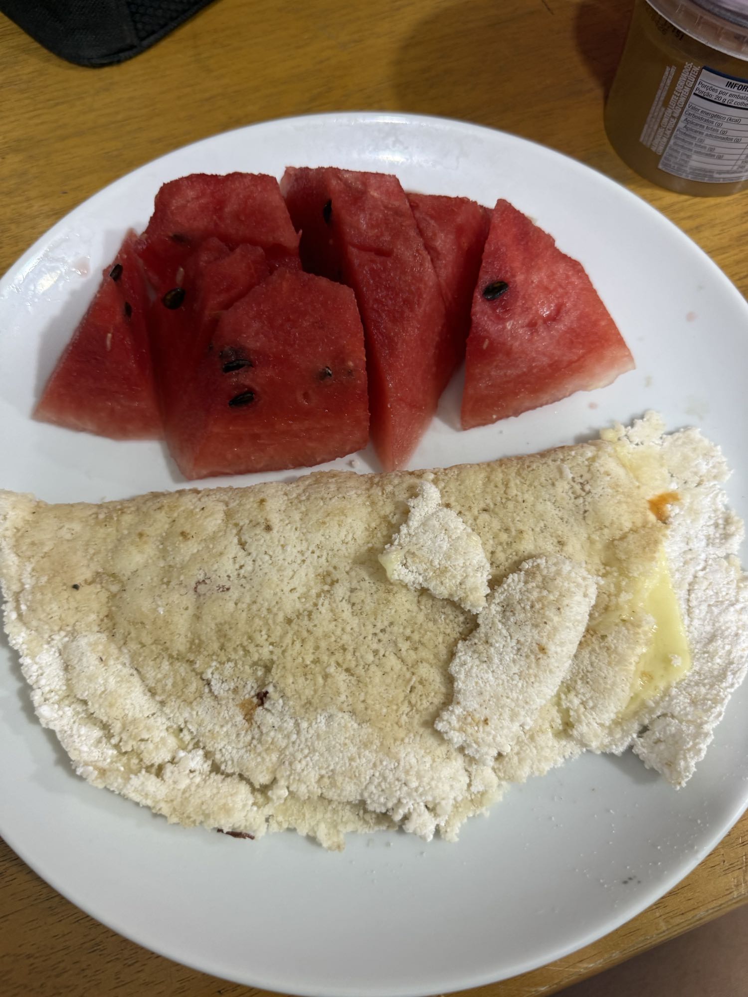 Tapioca com queijo e melancia