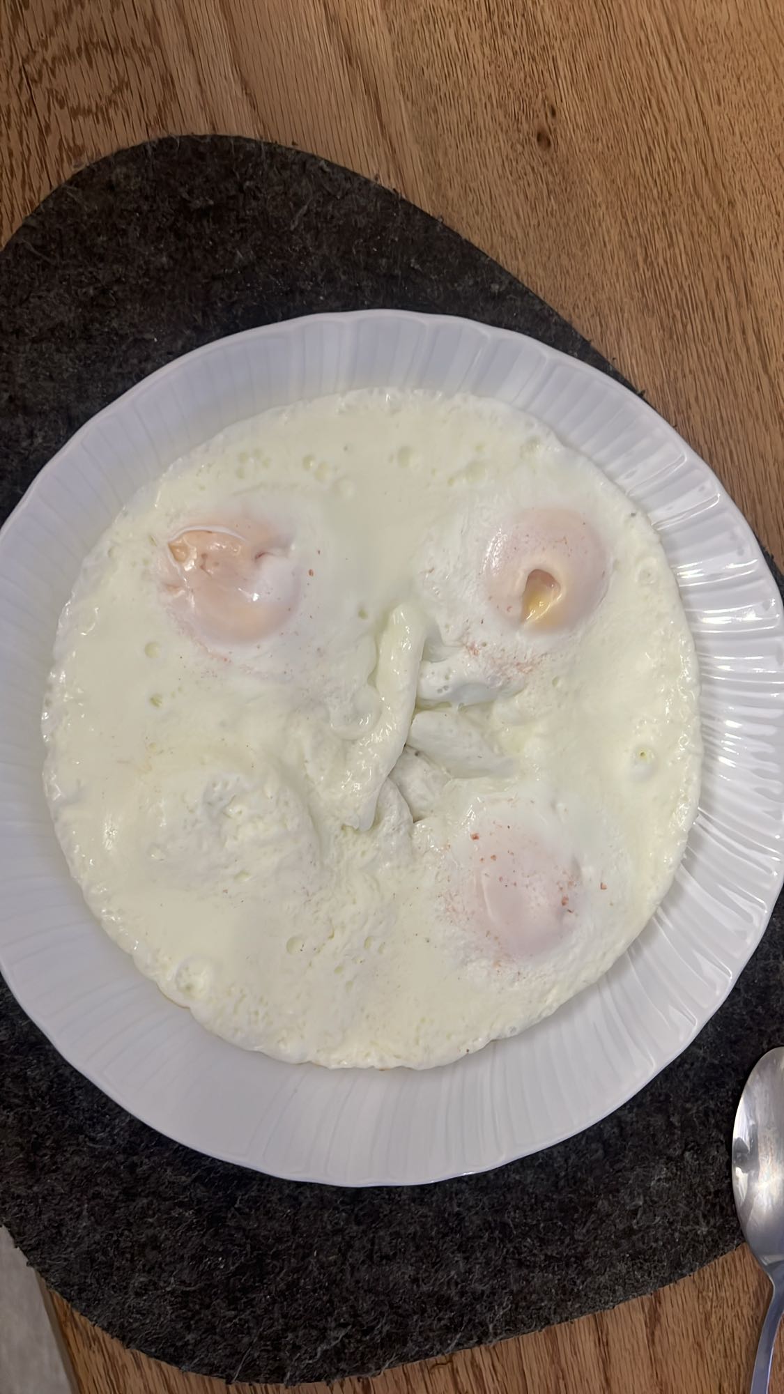 Haşlanmış yumurta tabağı