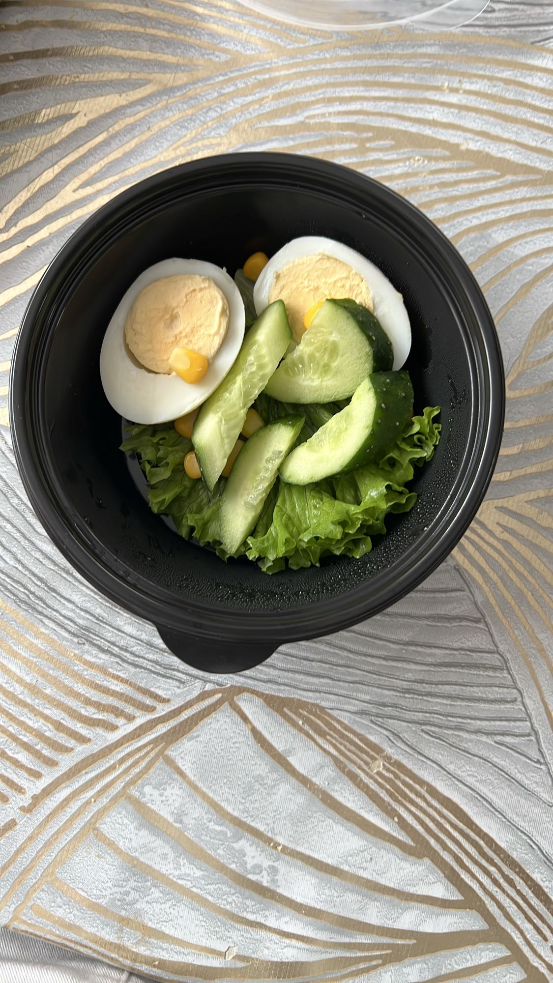 Салат с яйцом и огурцом