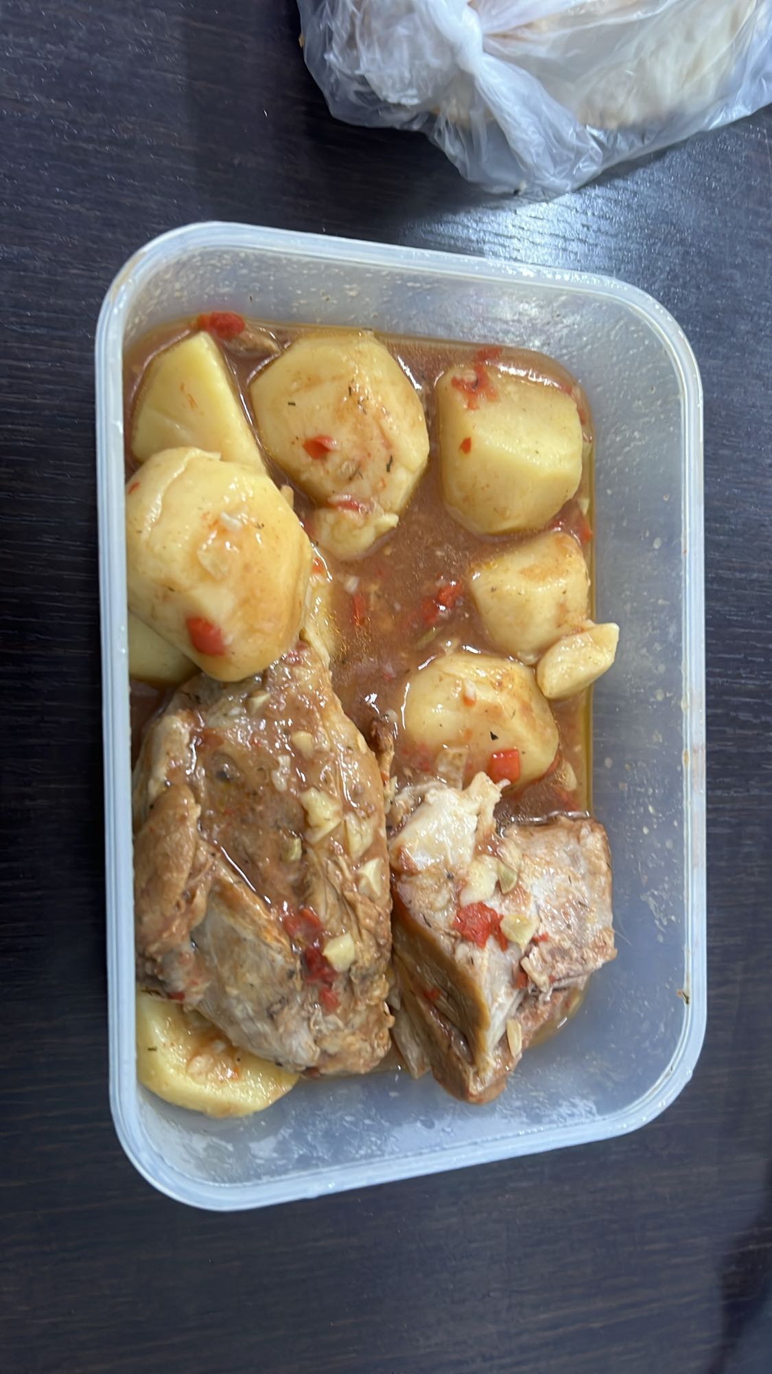 Tocană de cartofi cu carne