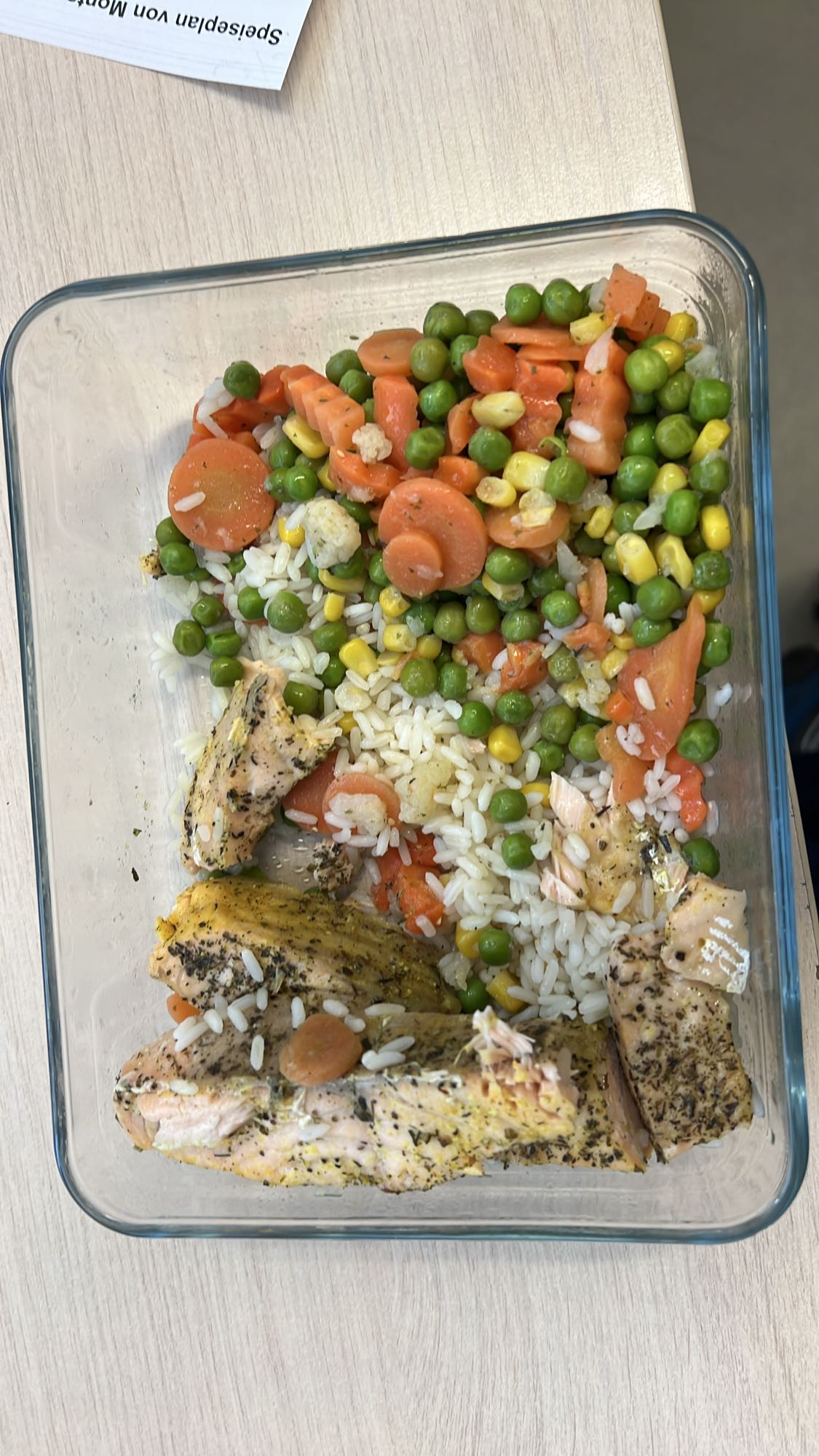 Łosoś z warzywami i ryżem