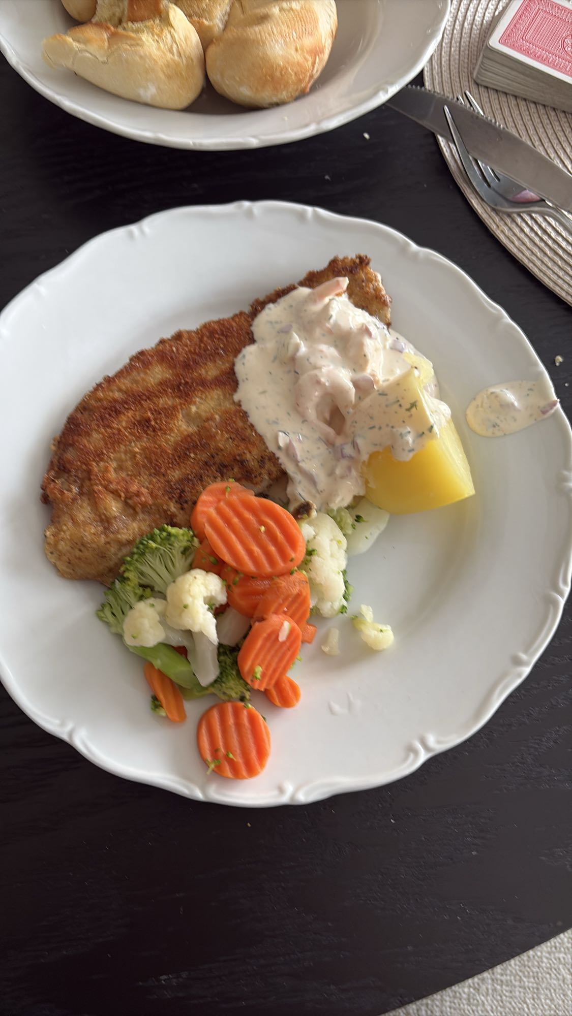 Panerad schnitzel med sås