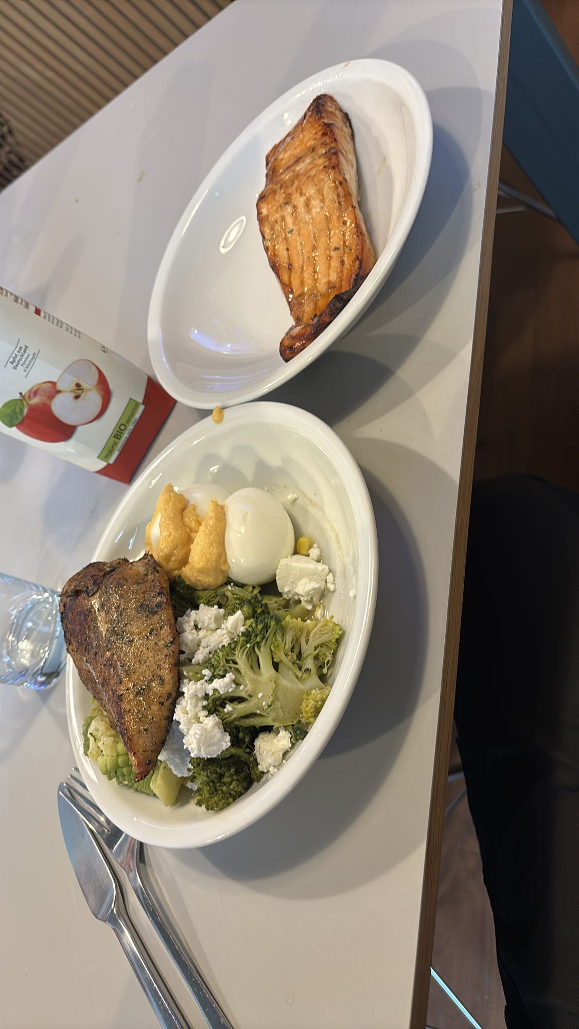Saumon et salade protéinée