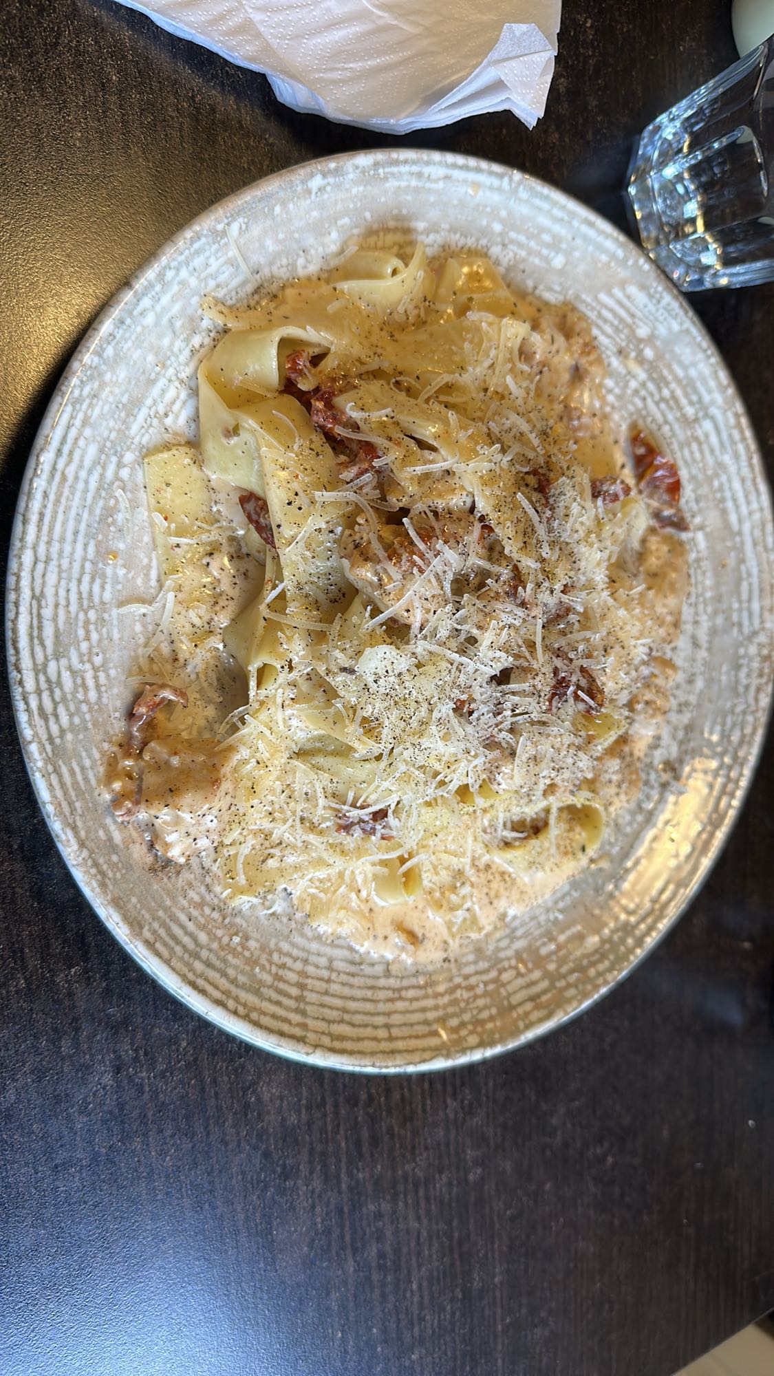 Krämig pasta med ost