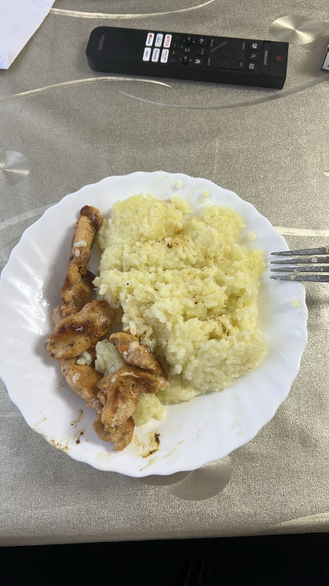 Orez cu pui la tigaie