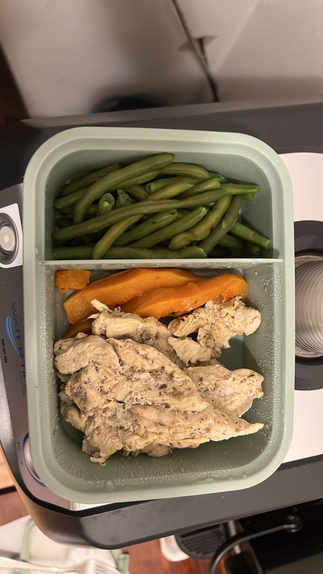 Tavuklu Sebze Kutusu