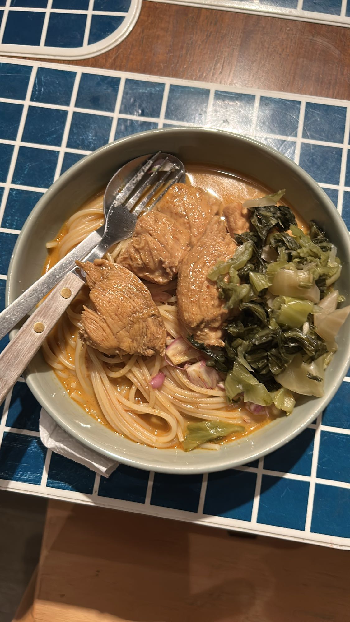 Kyllingnudler med grønnsaker