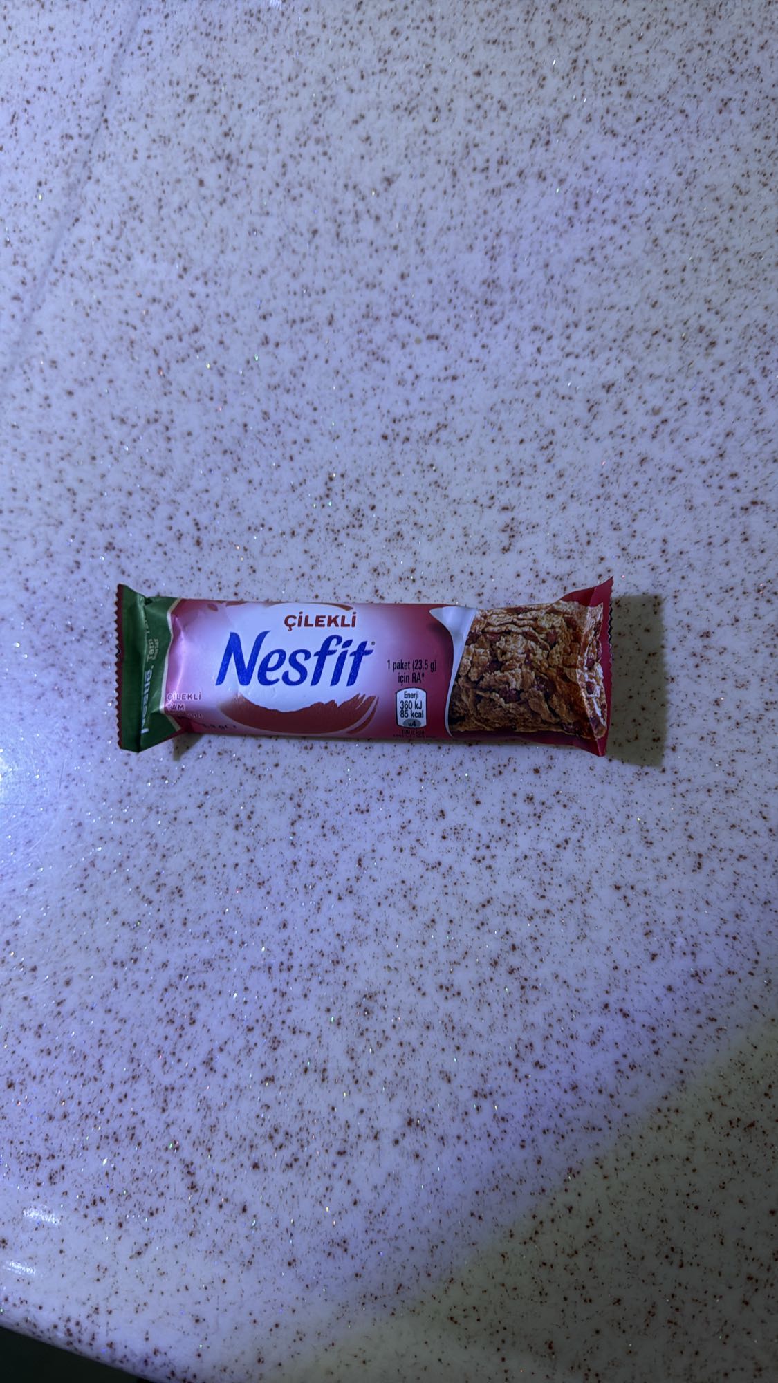 Çilekli Nesfit Bar