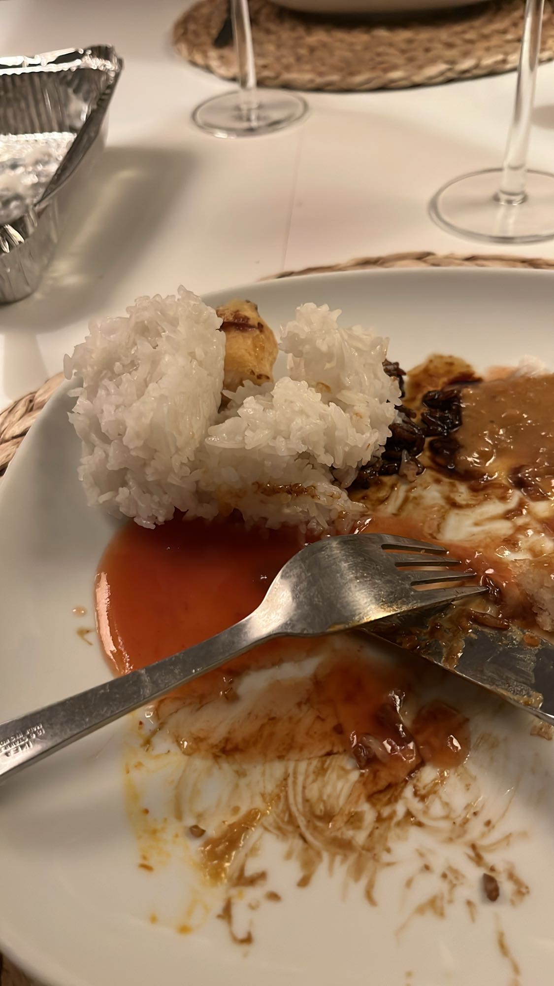 Ris med kyckling och sås
