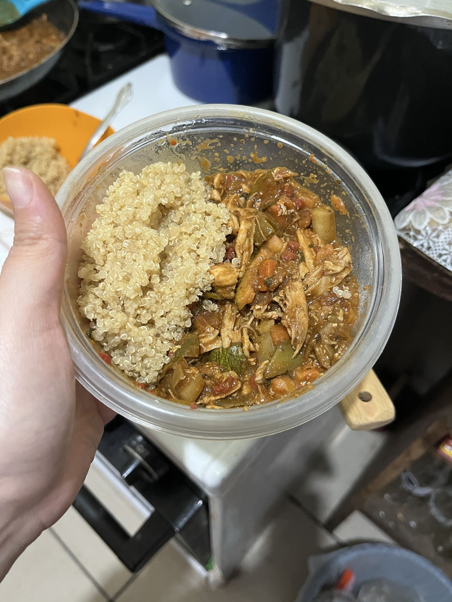 Pollo guisado con quinoa