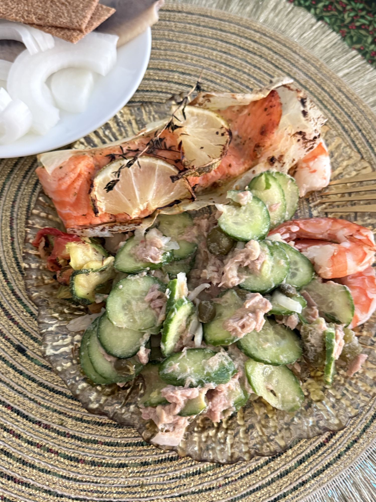 Салат з тунцем і лососем