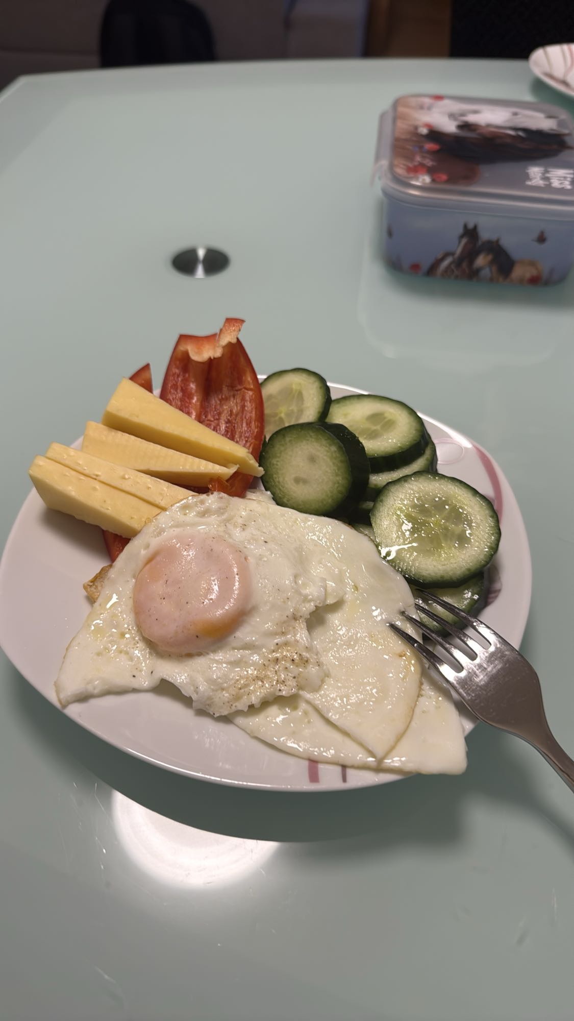 Gebakken ei met groenten