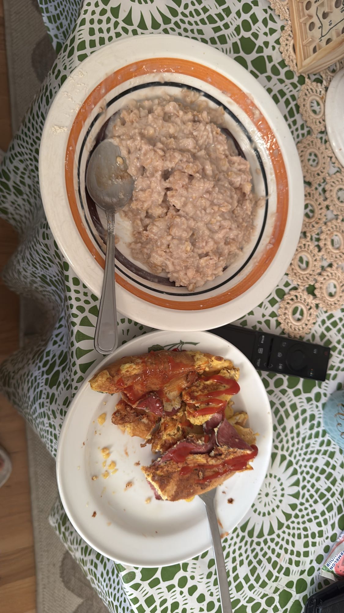 Havregrynsgröt och omelett